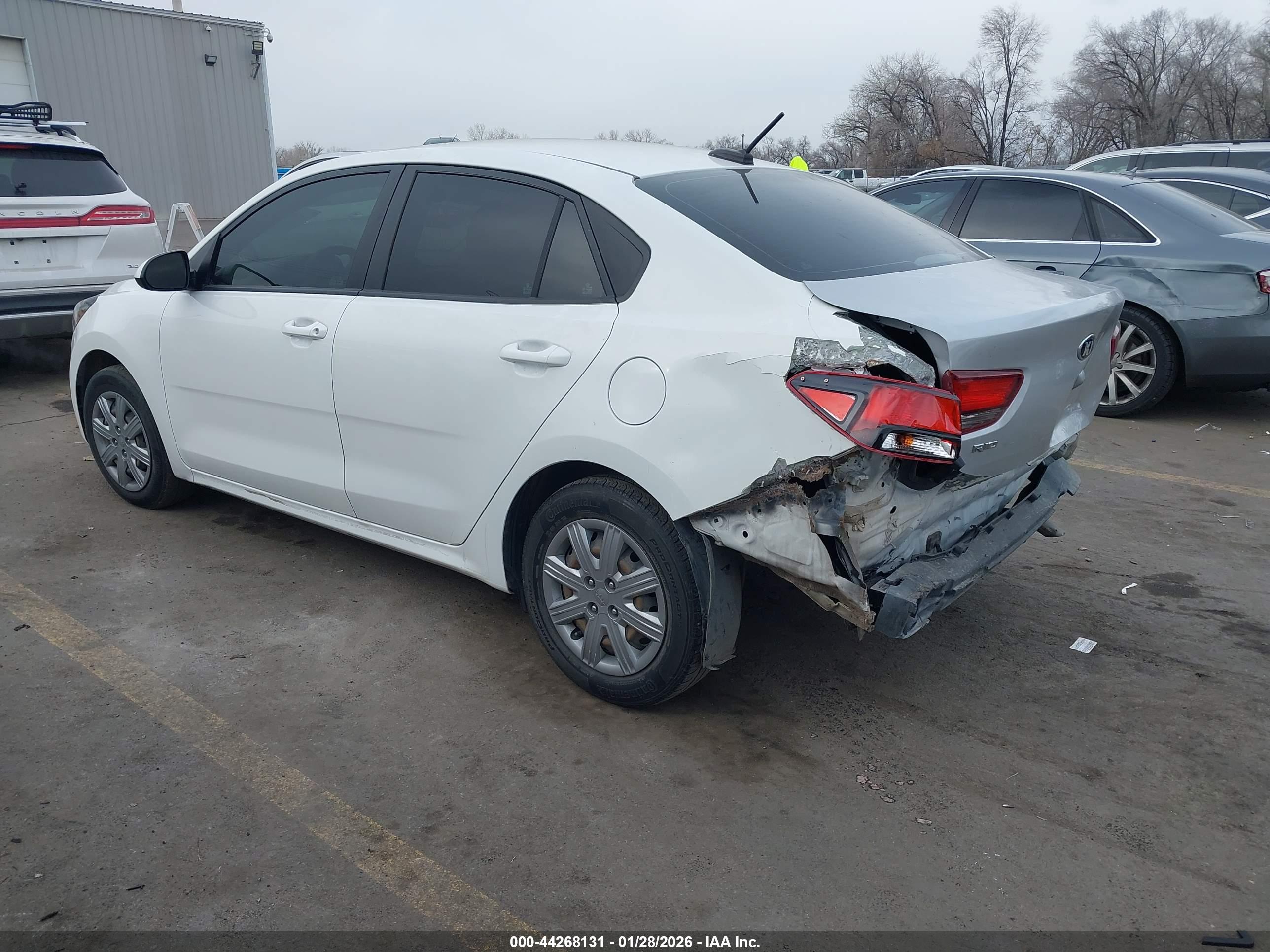 KIA RIO image 3