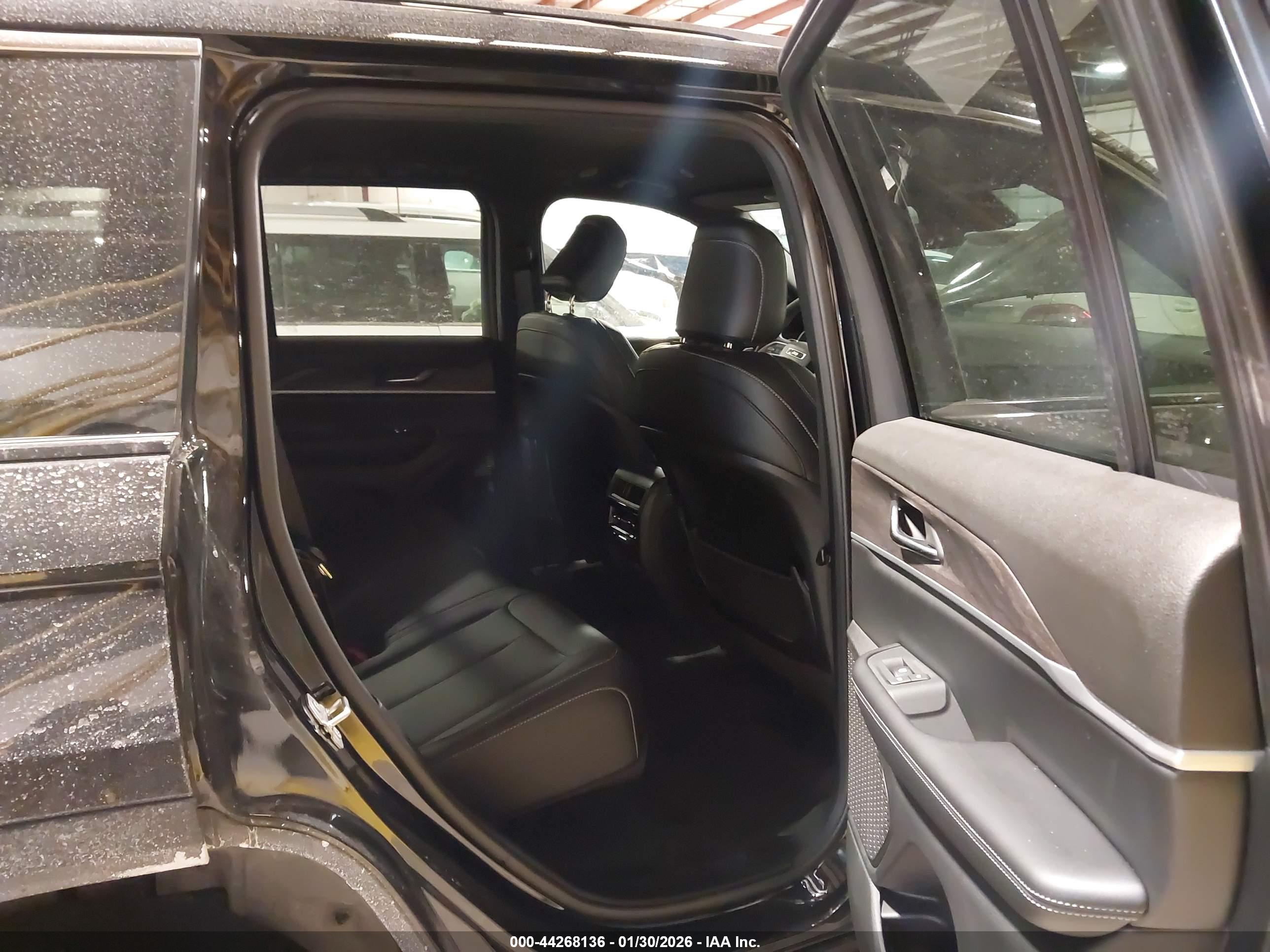 JEEP GRAND image 8