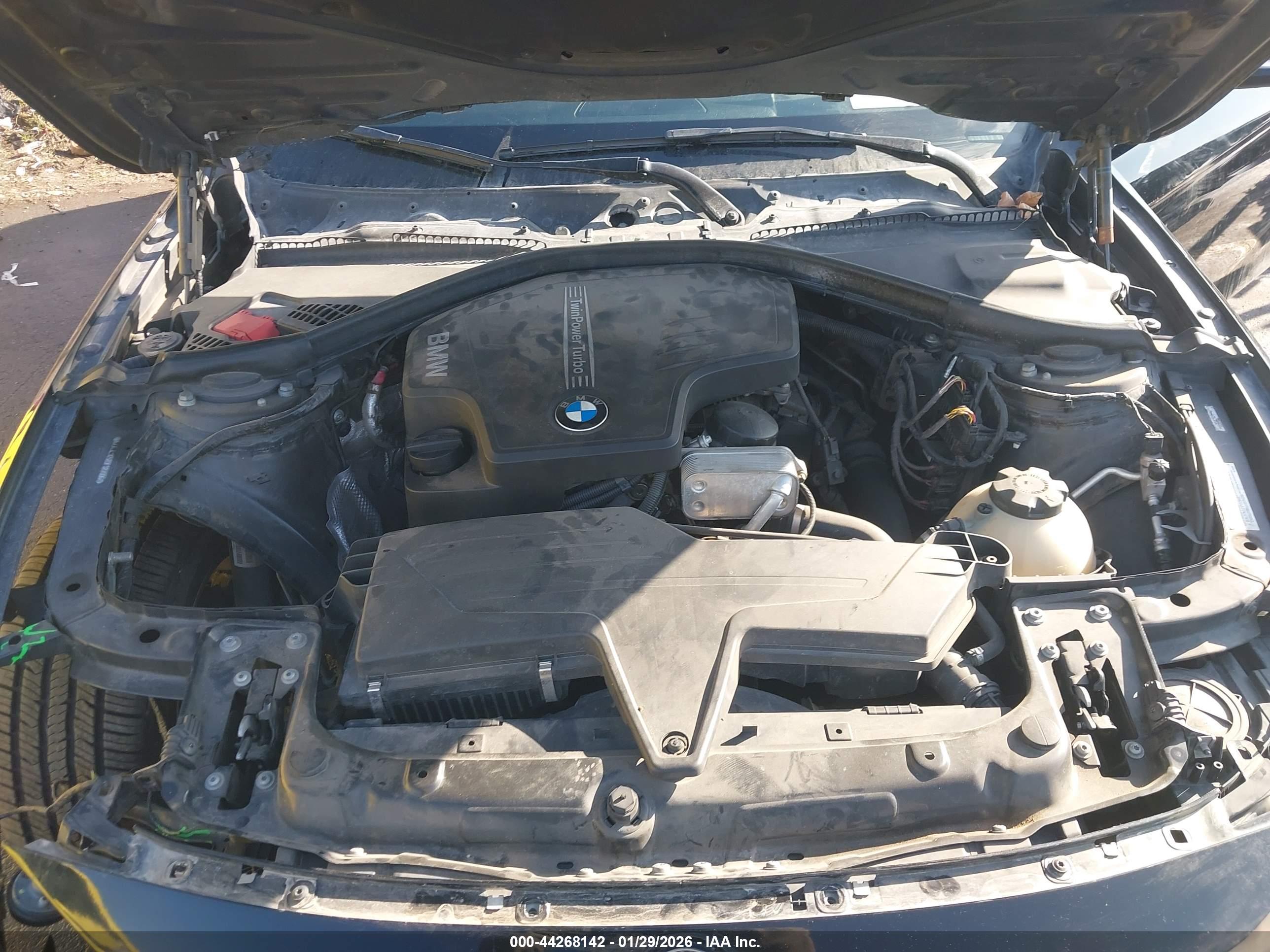 BMW 320I image 10
