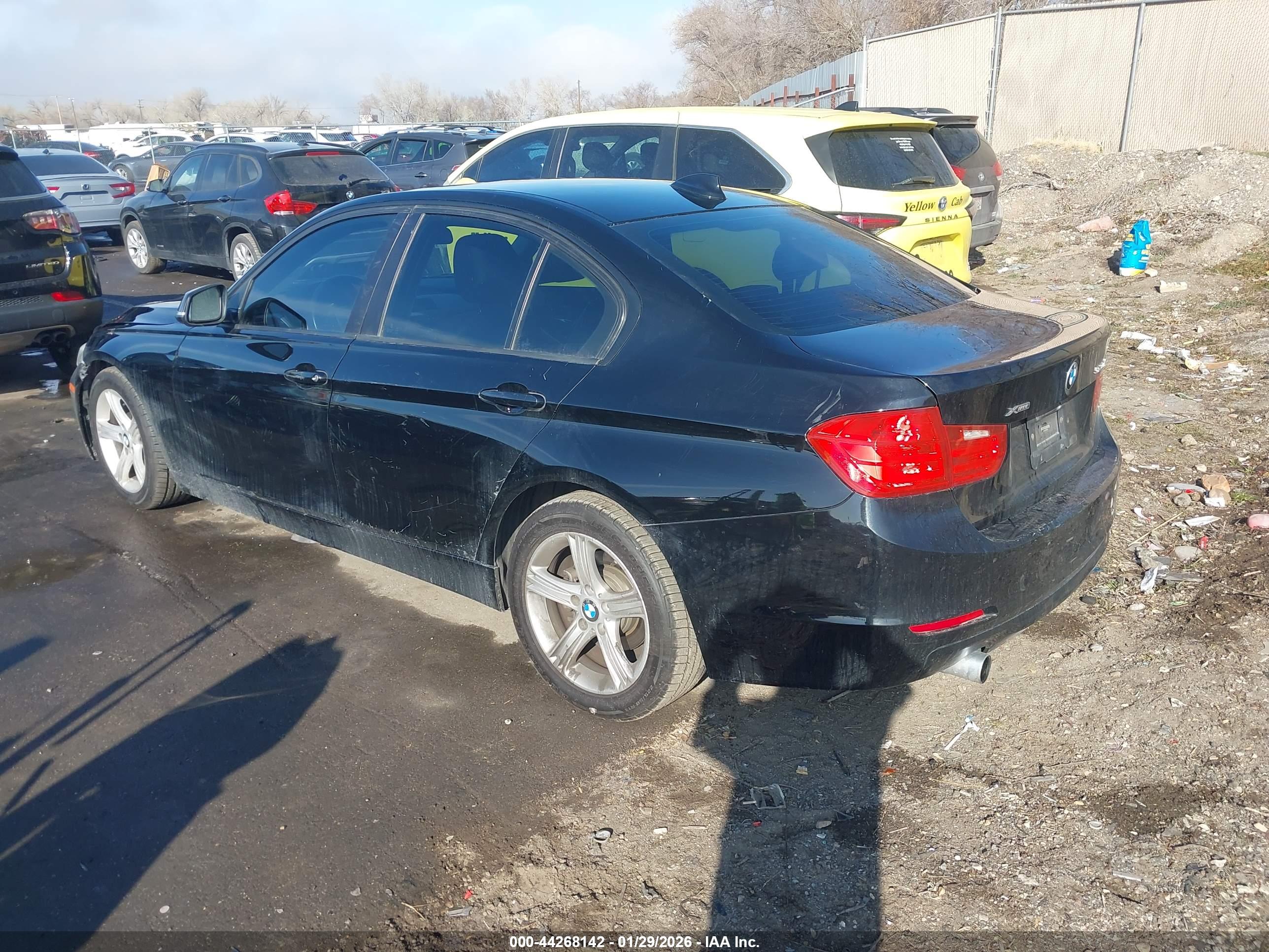 BMW 320I image 3