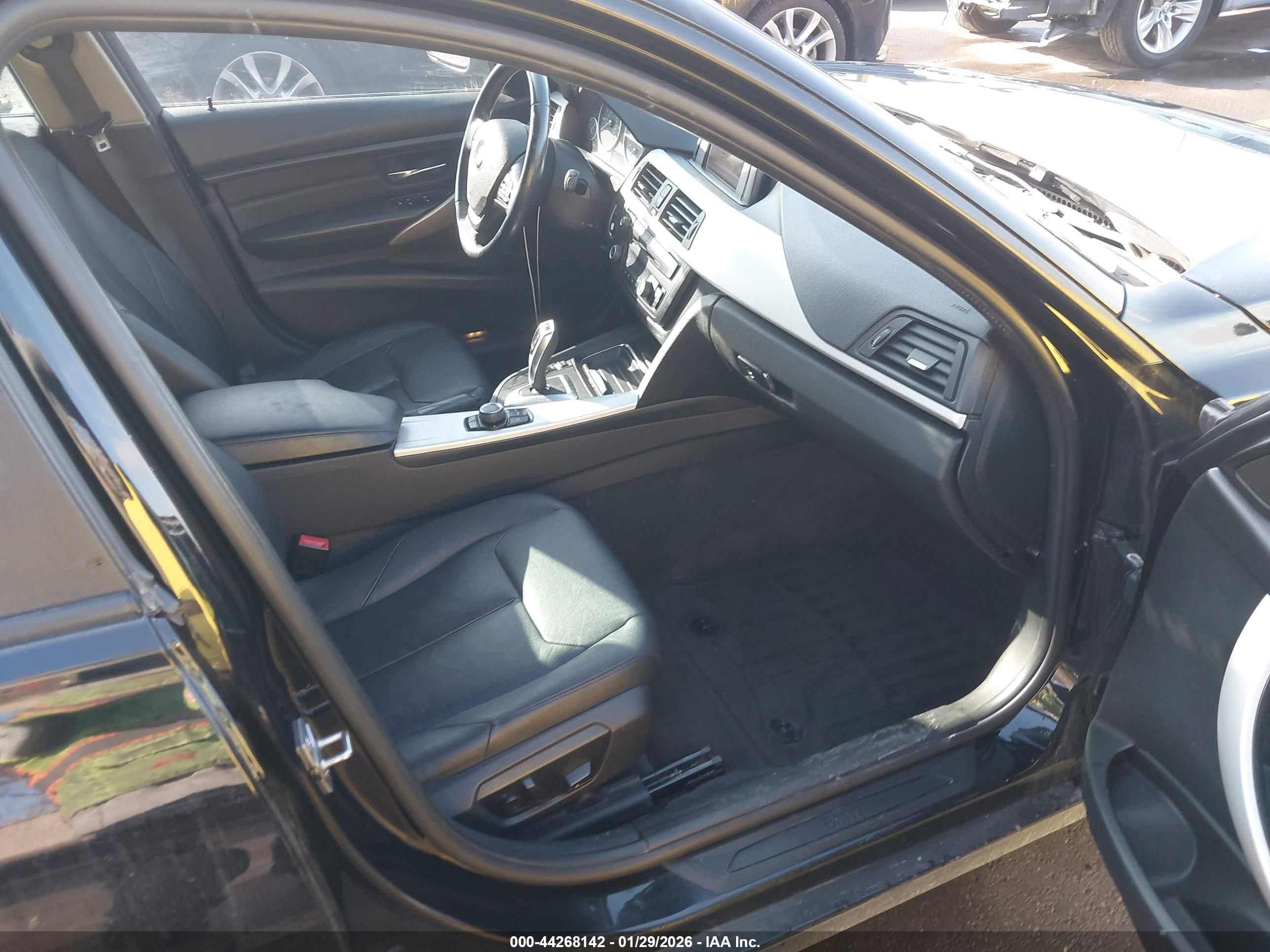 BMW 320I image 5