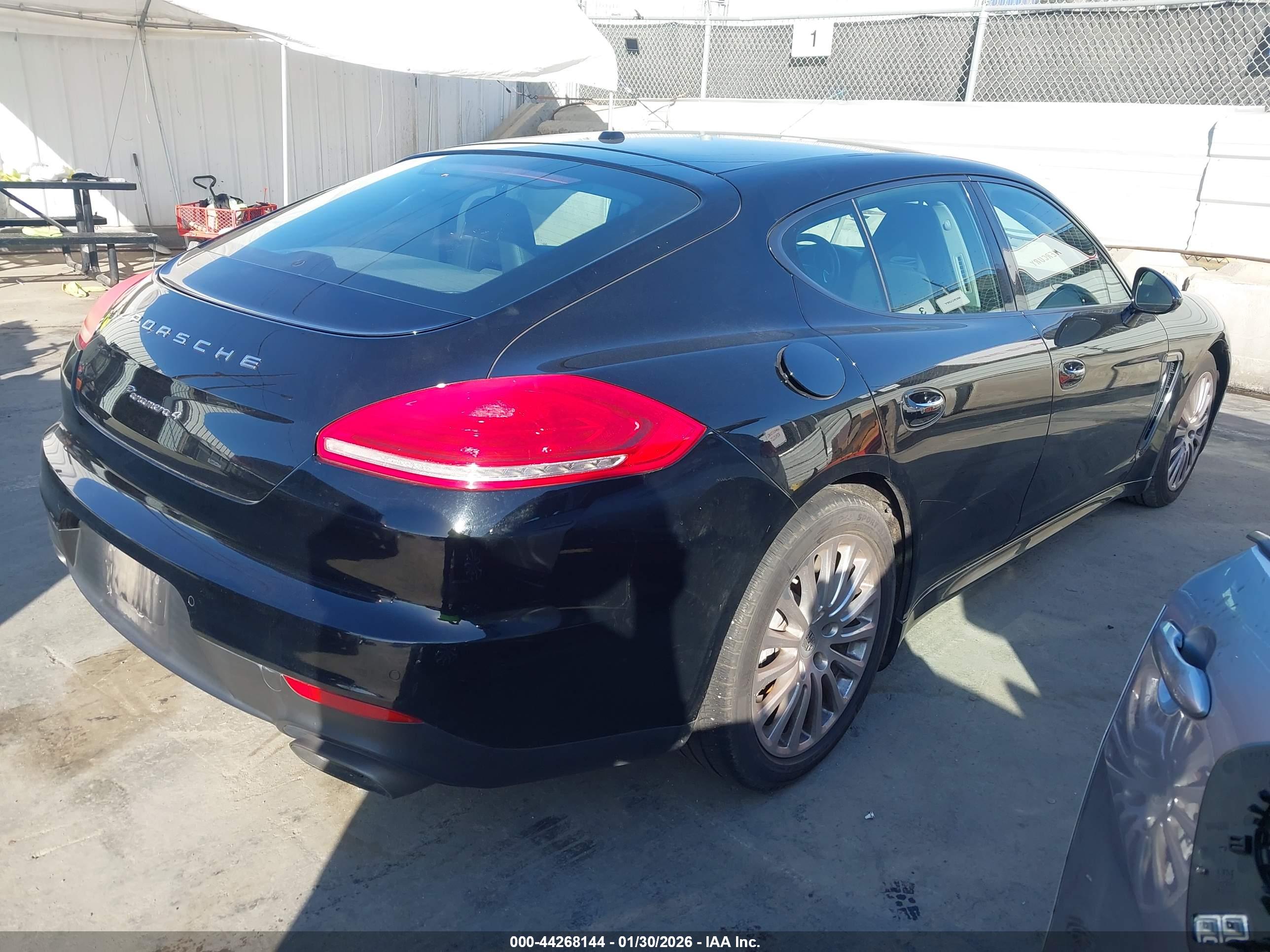 PORSCHE PANAMERA image 4
