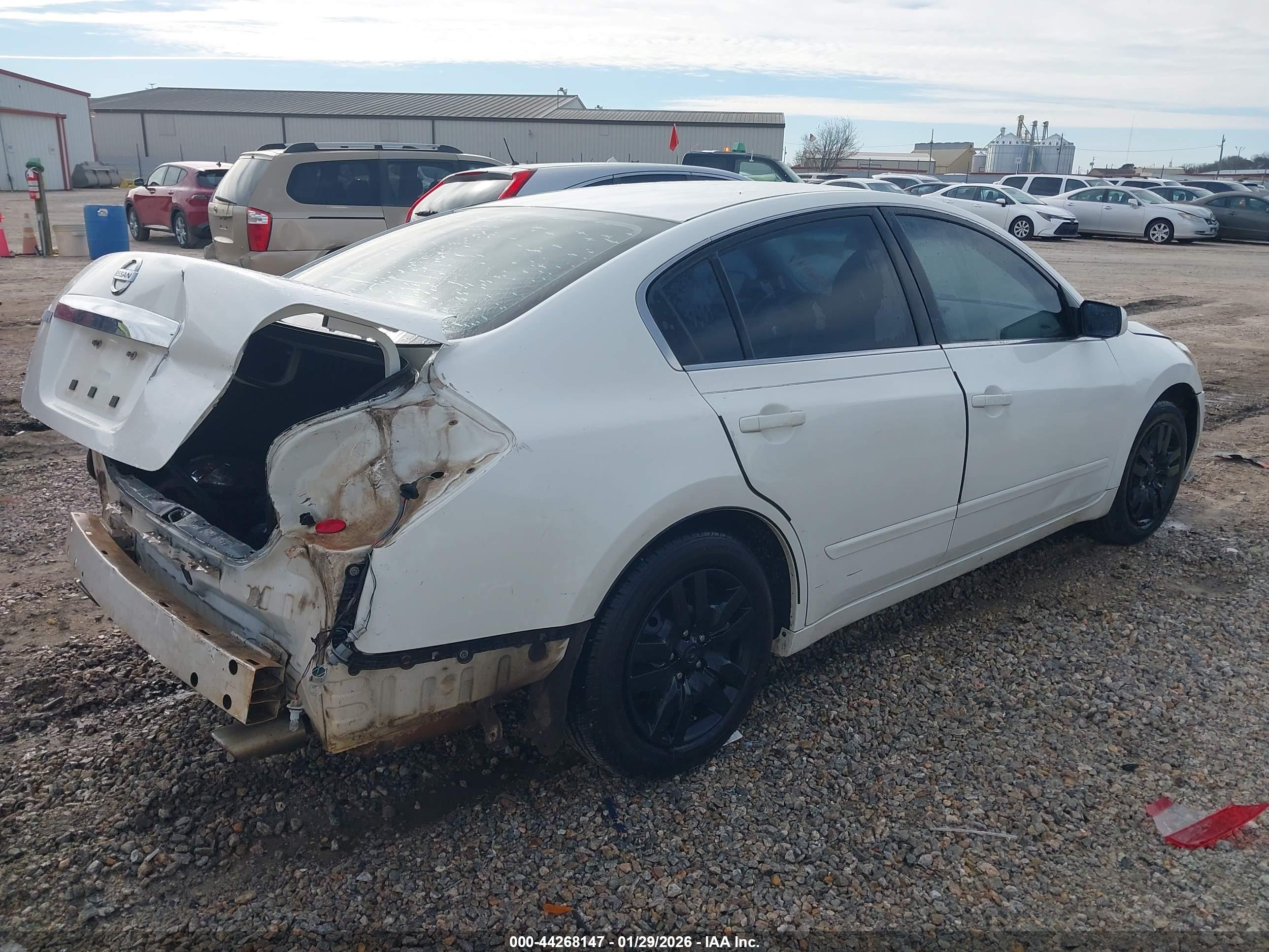 NISSAN ALTIMA image 4