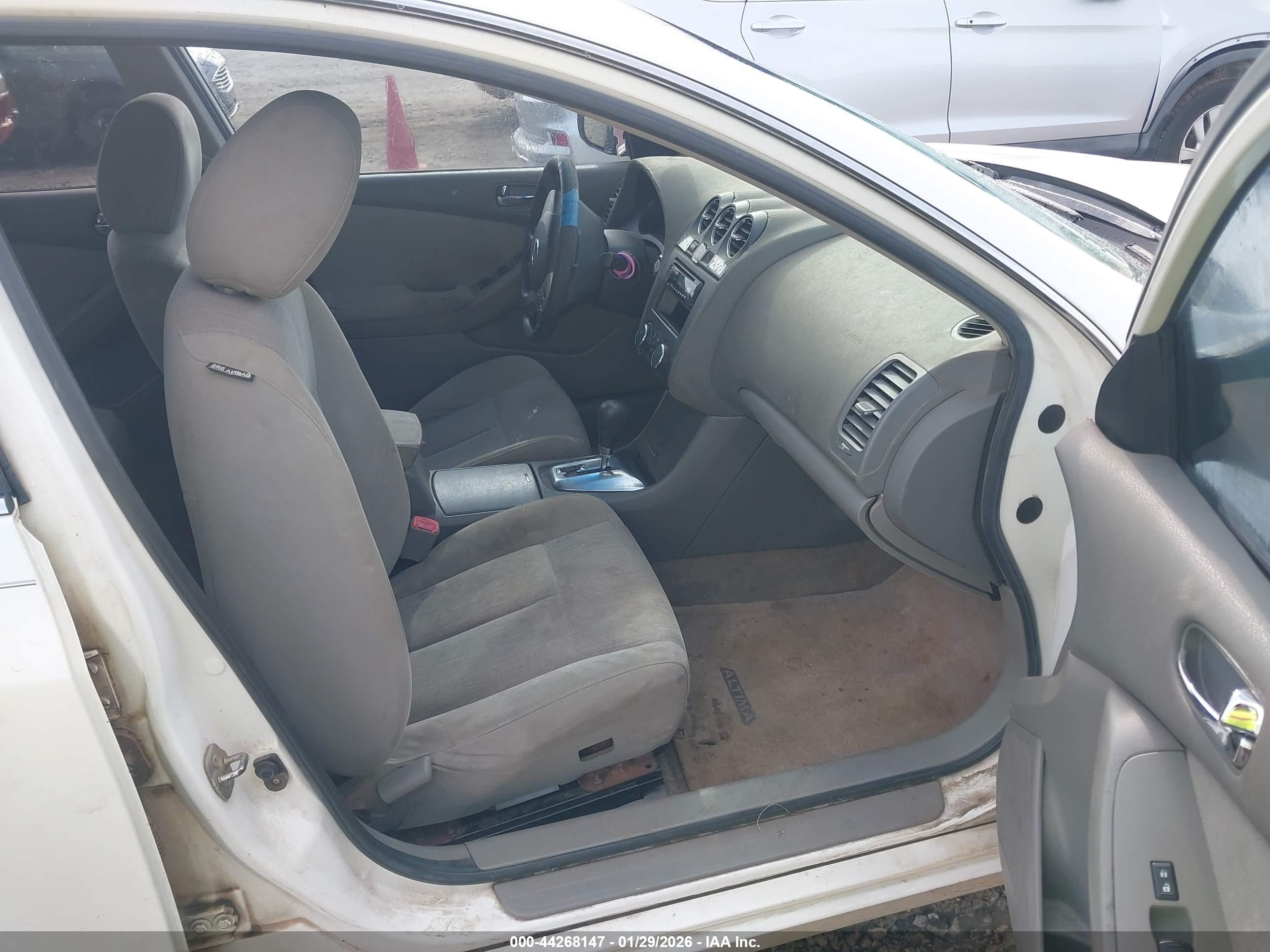 NISSAN ALTIMA image 5