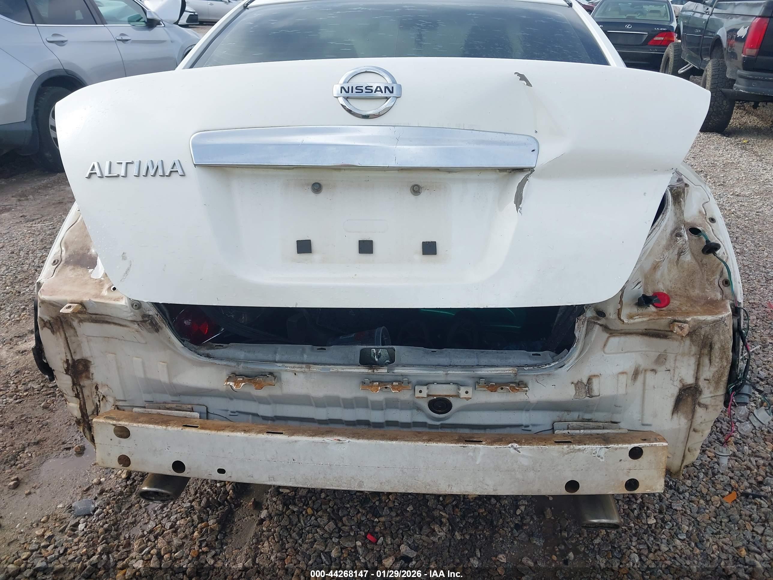 NISSAN ALTIMA image 6