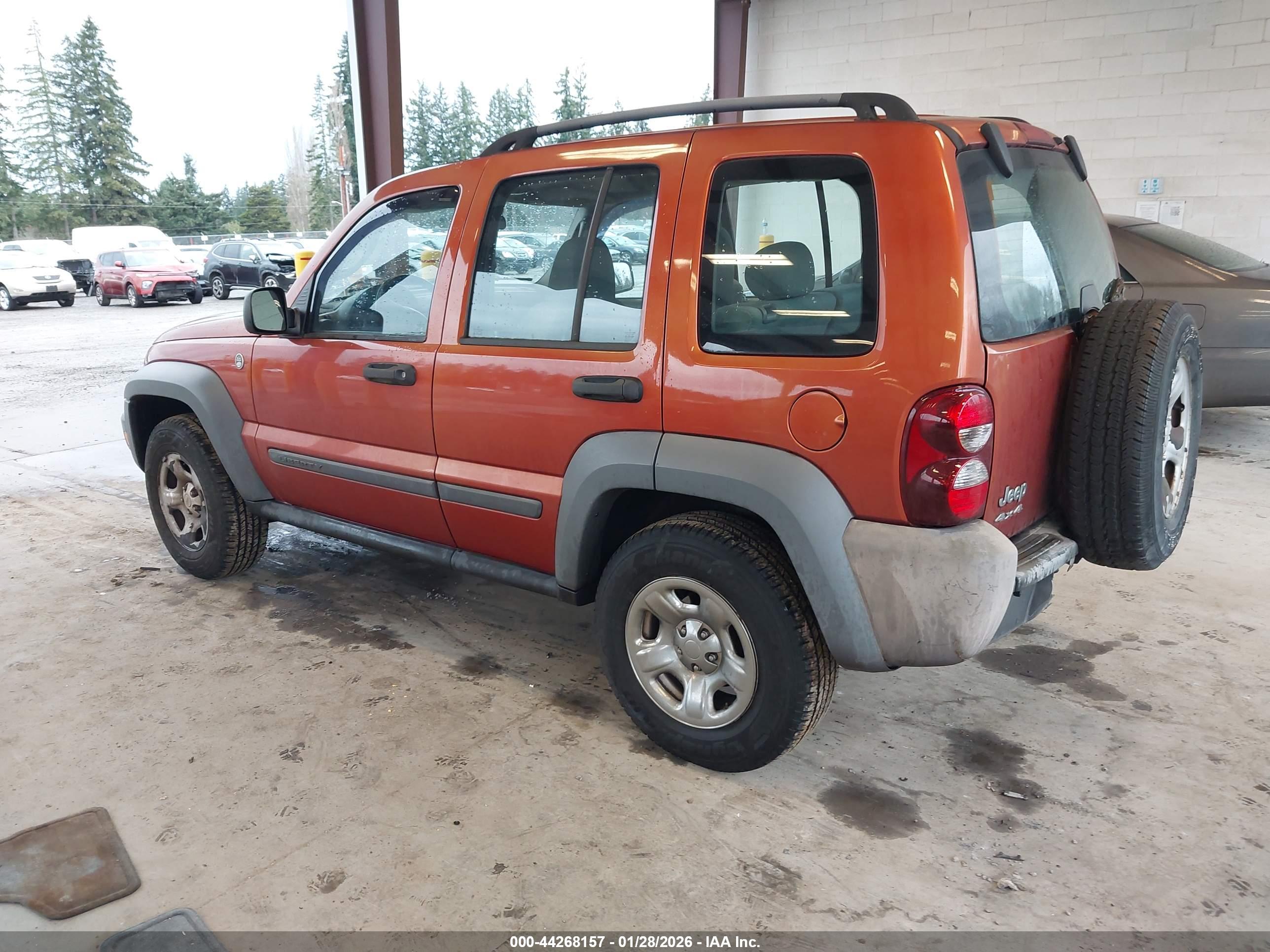 JEEP LIBERTY image 3