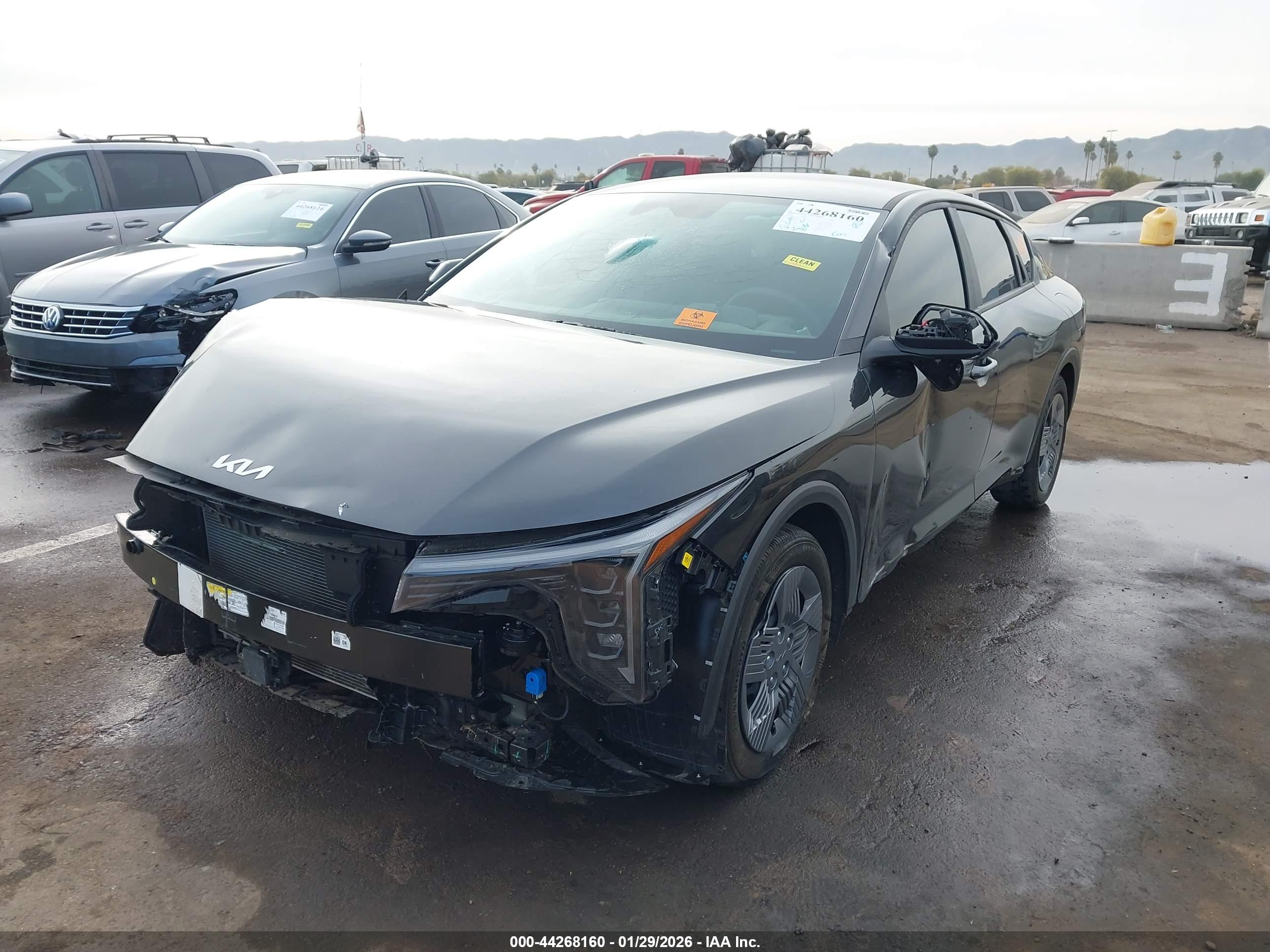 KIA K4 image 2