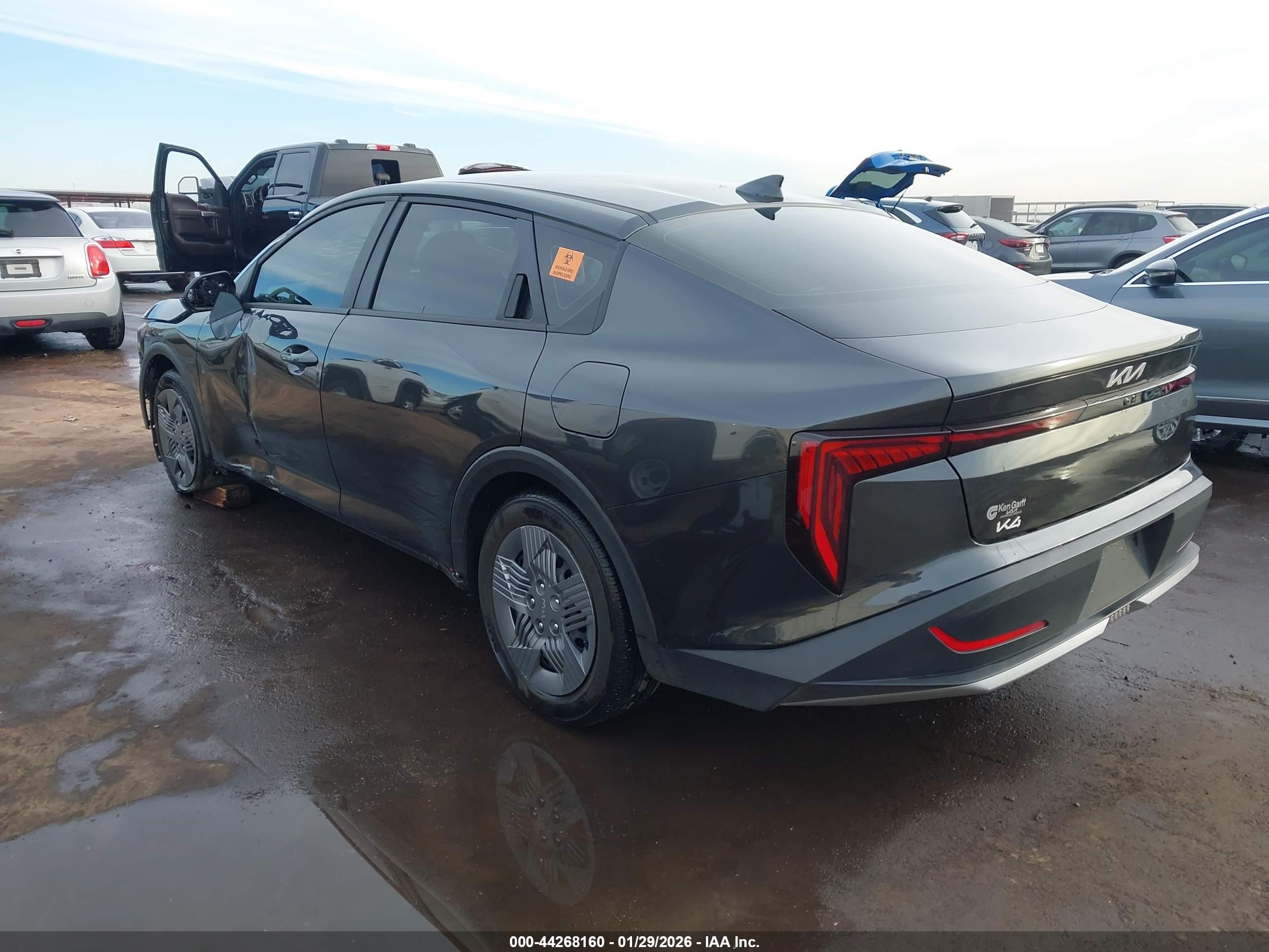 KIA K4 image 3