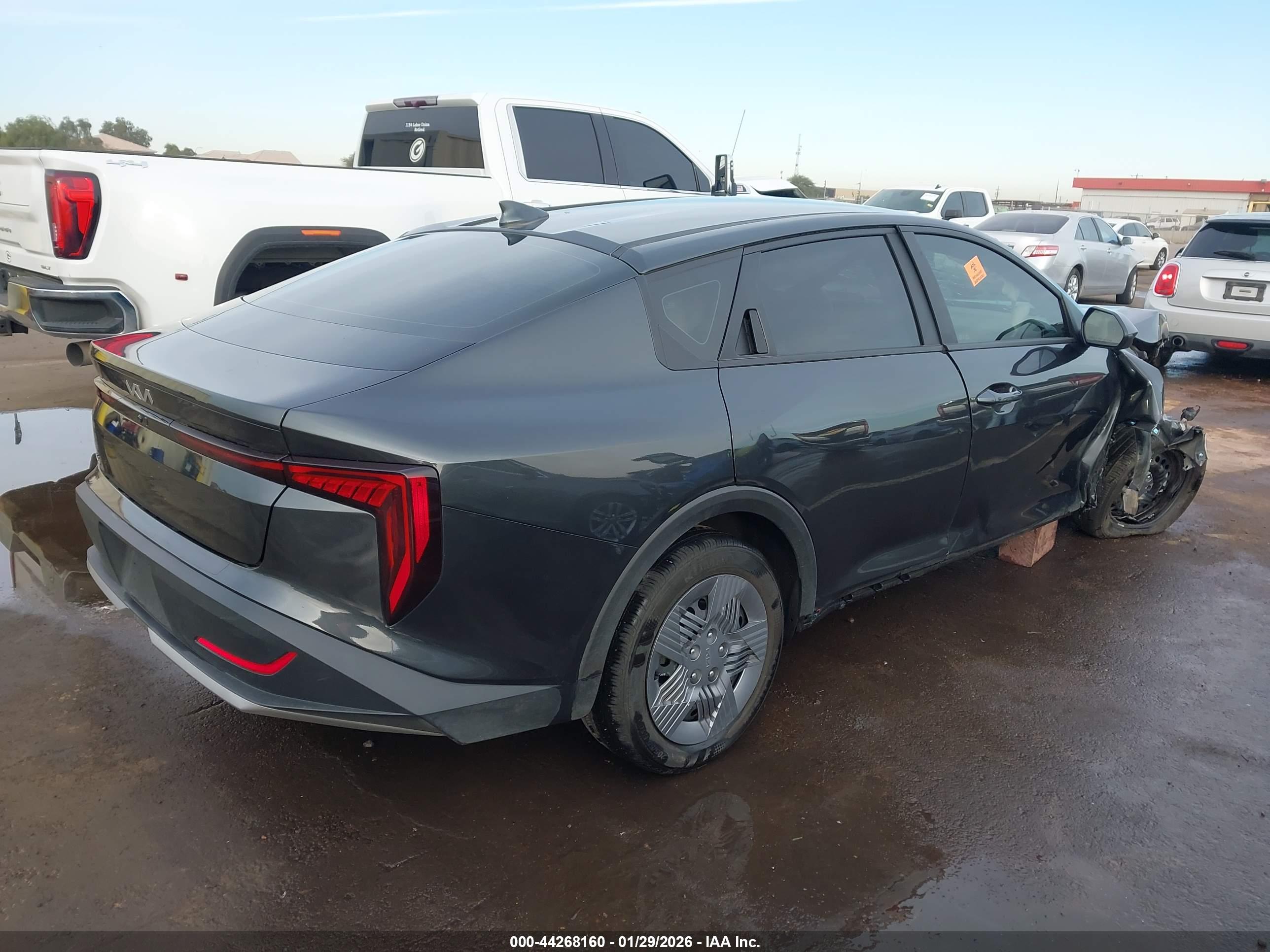 KIA K4 image 4