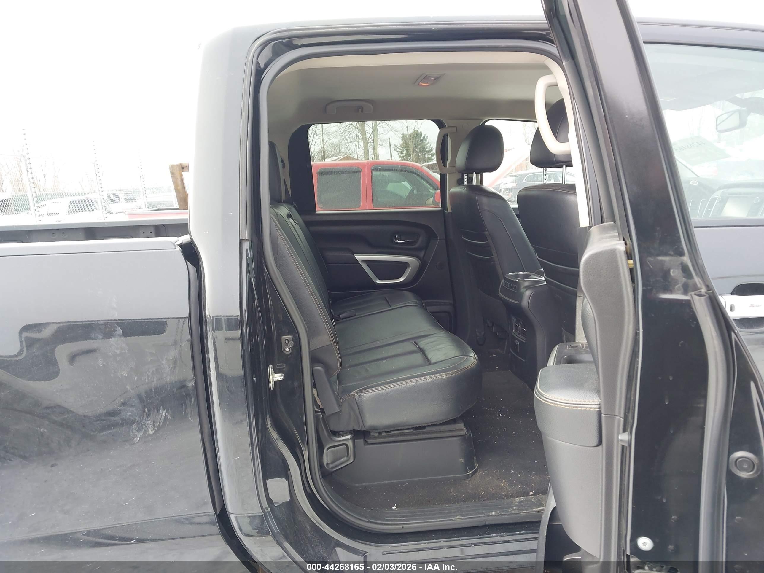 NISSAN TITAN image 8
