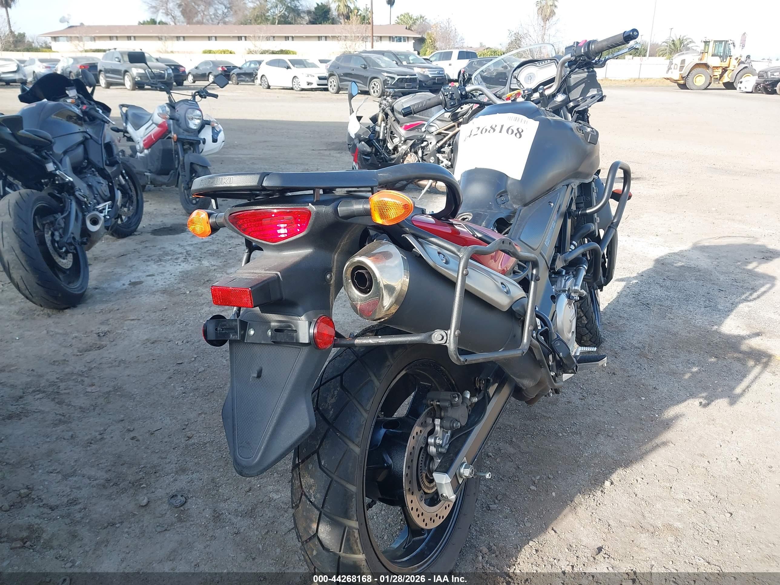SUZUKI DL650 image 4