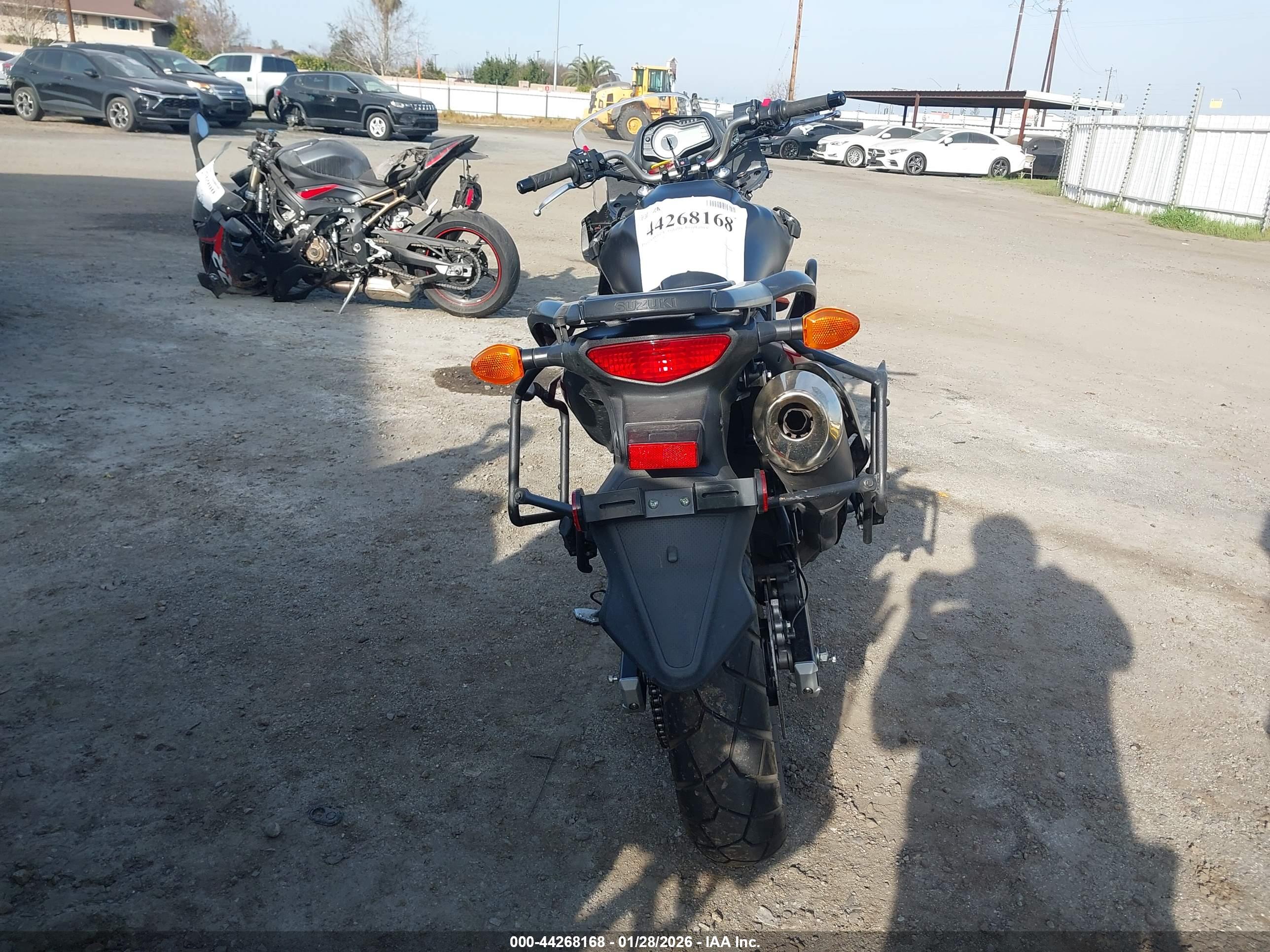 SUZUKI DL650 image 6