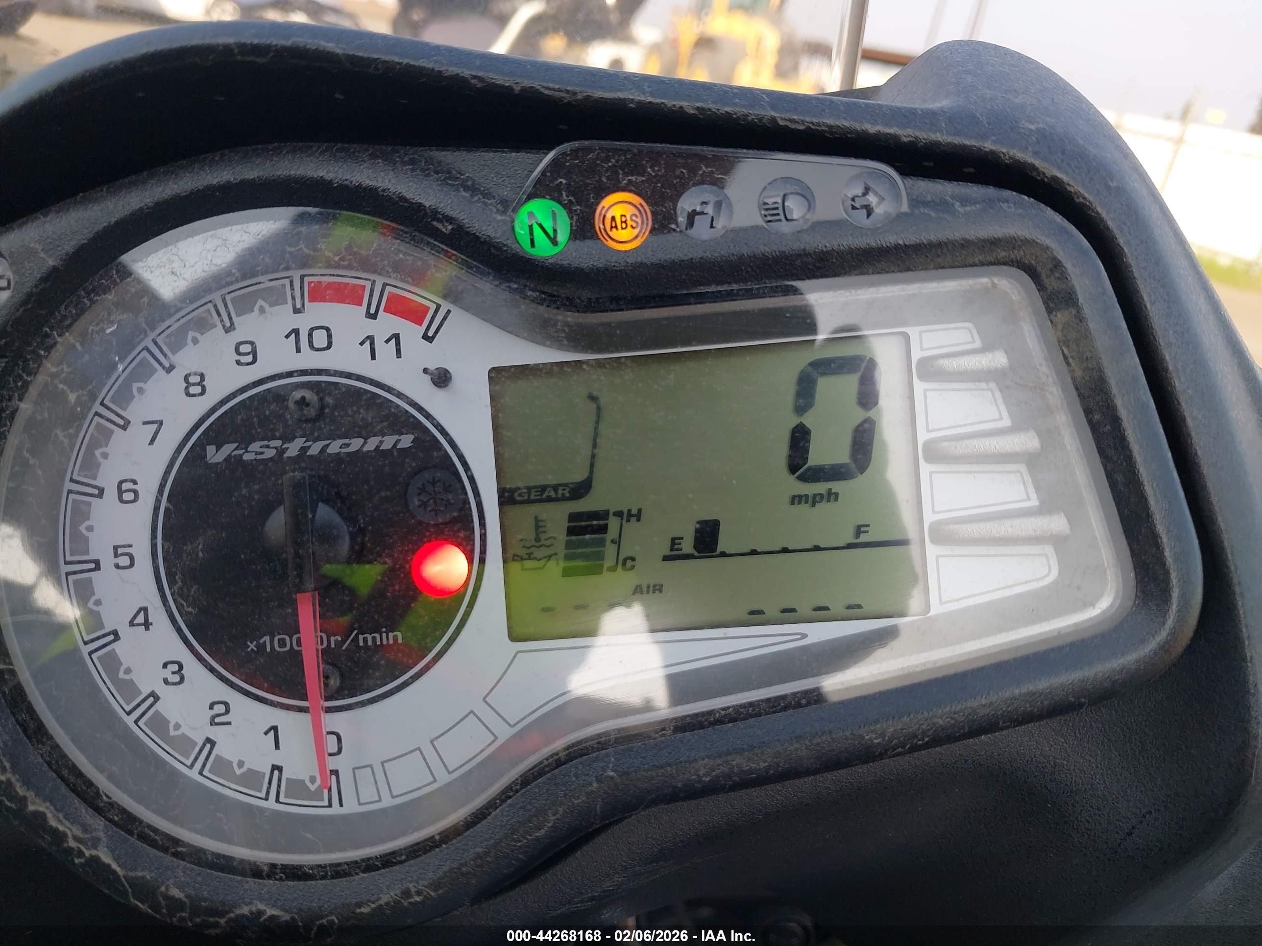 SUZUKI DL650 image 7