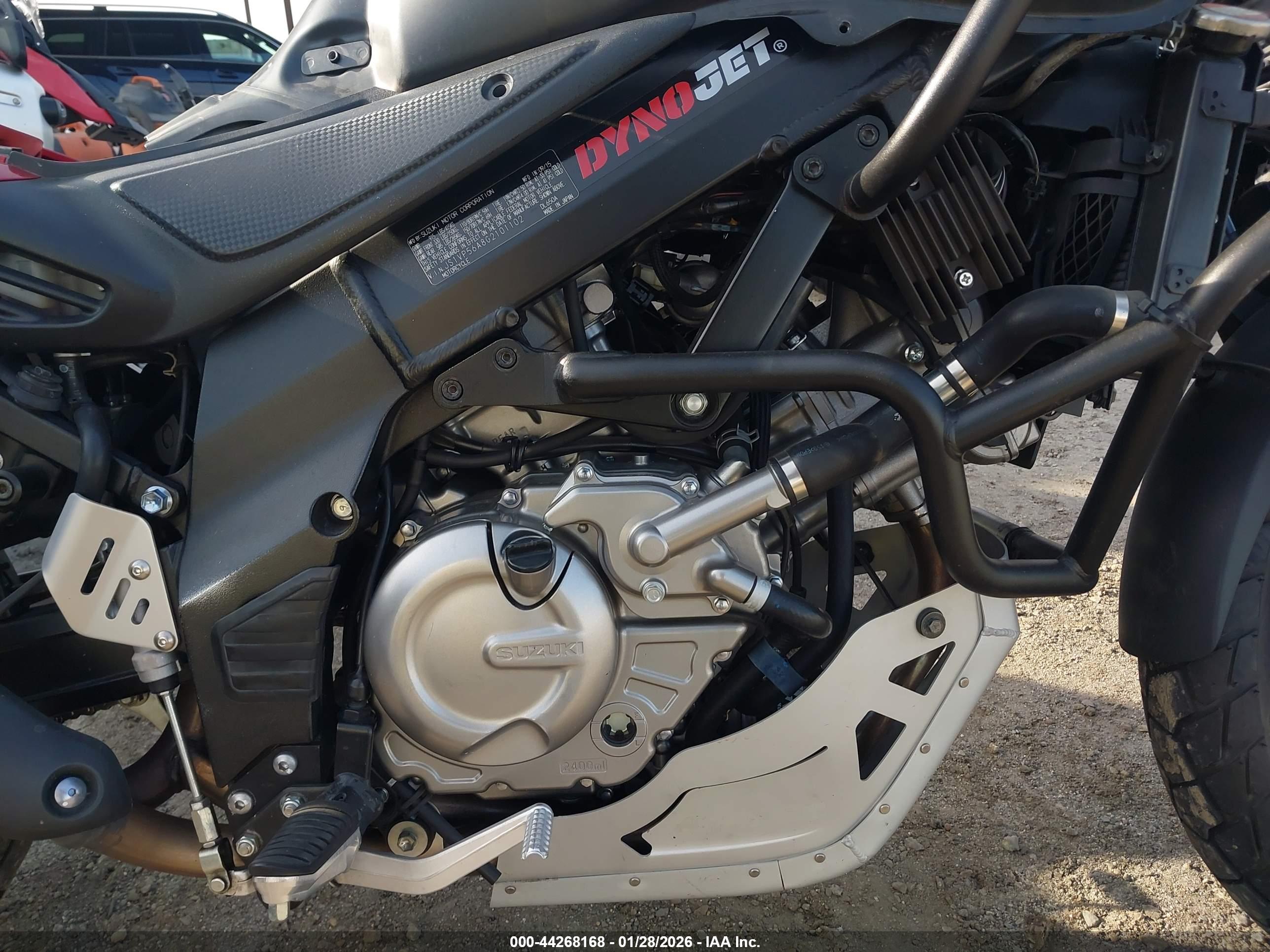 SUZUKI DL650 image 8