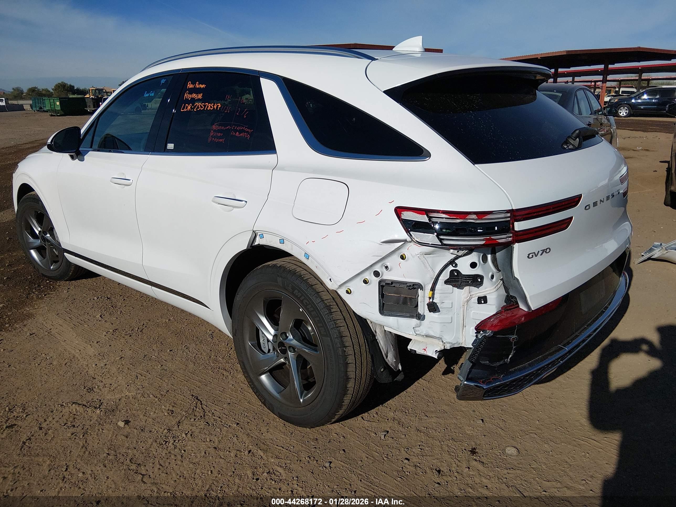 GENESIS GV70 image 3
