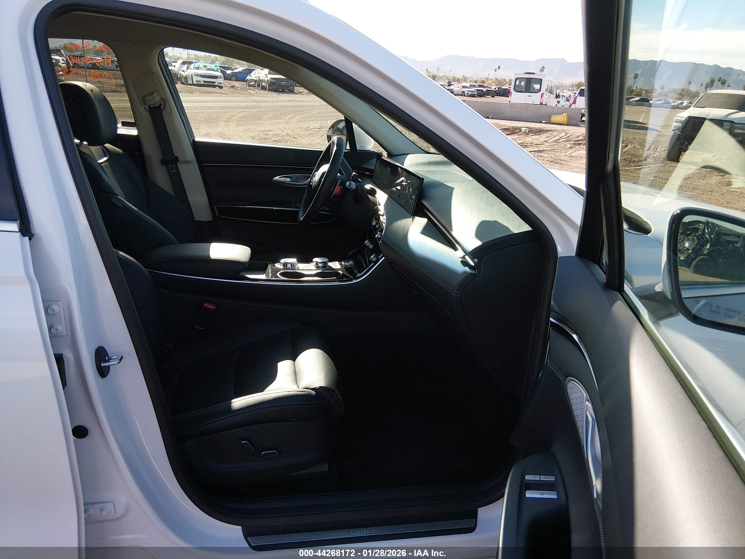 GENESIS GV70 image 5