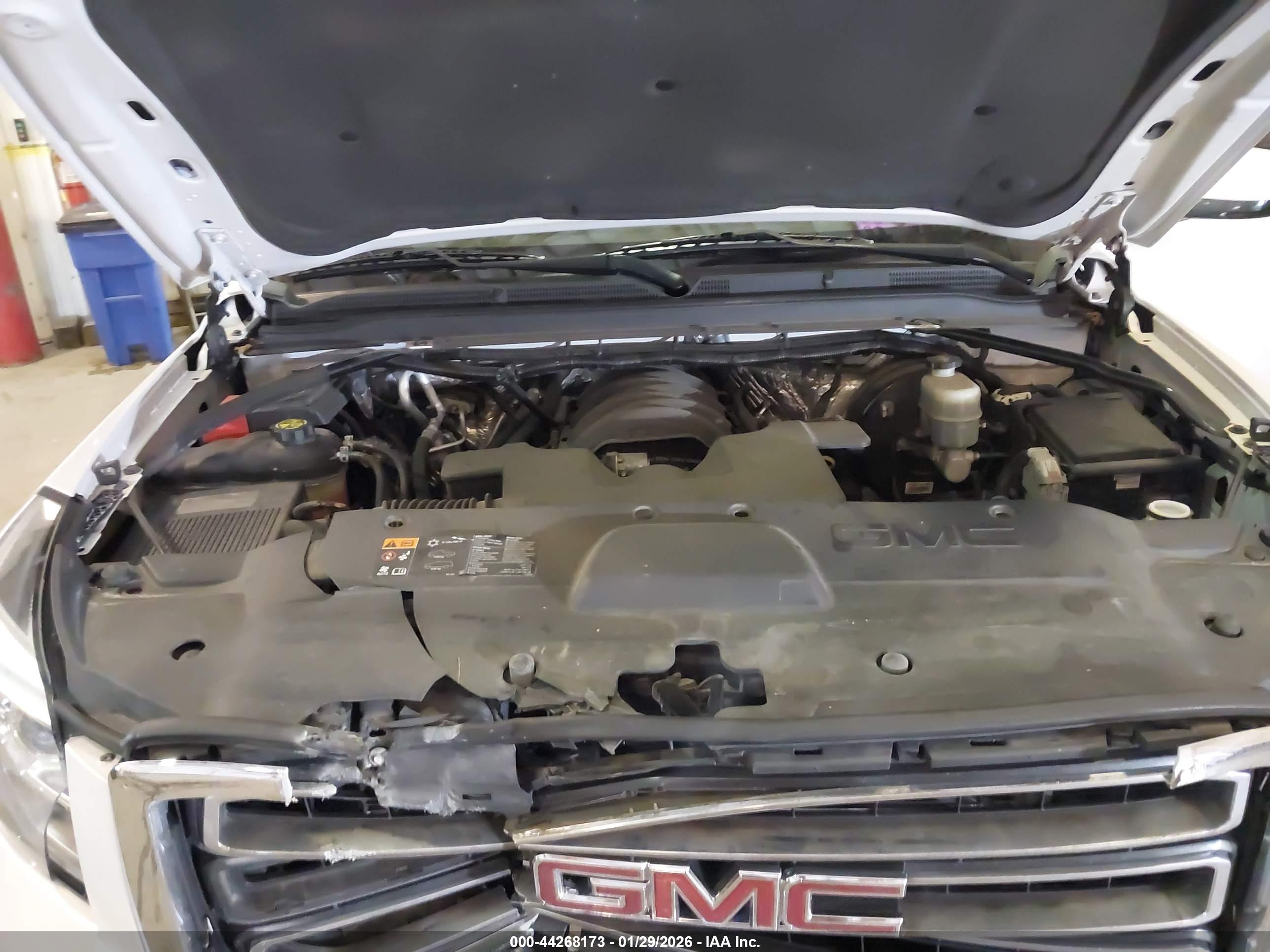GMC YUKON image 10