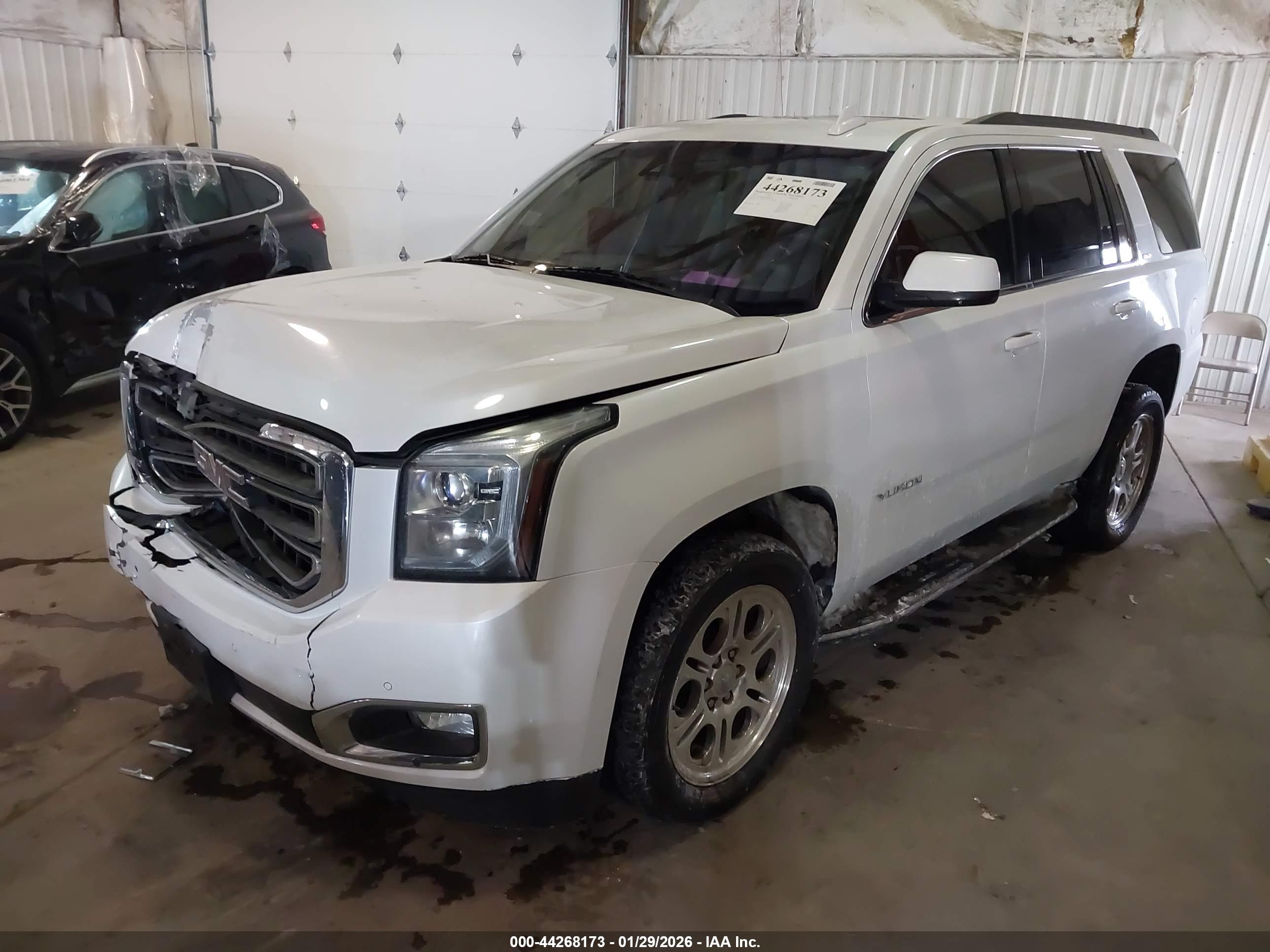 GMC YUKON image 2