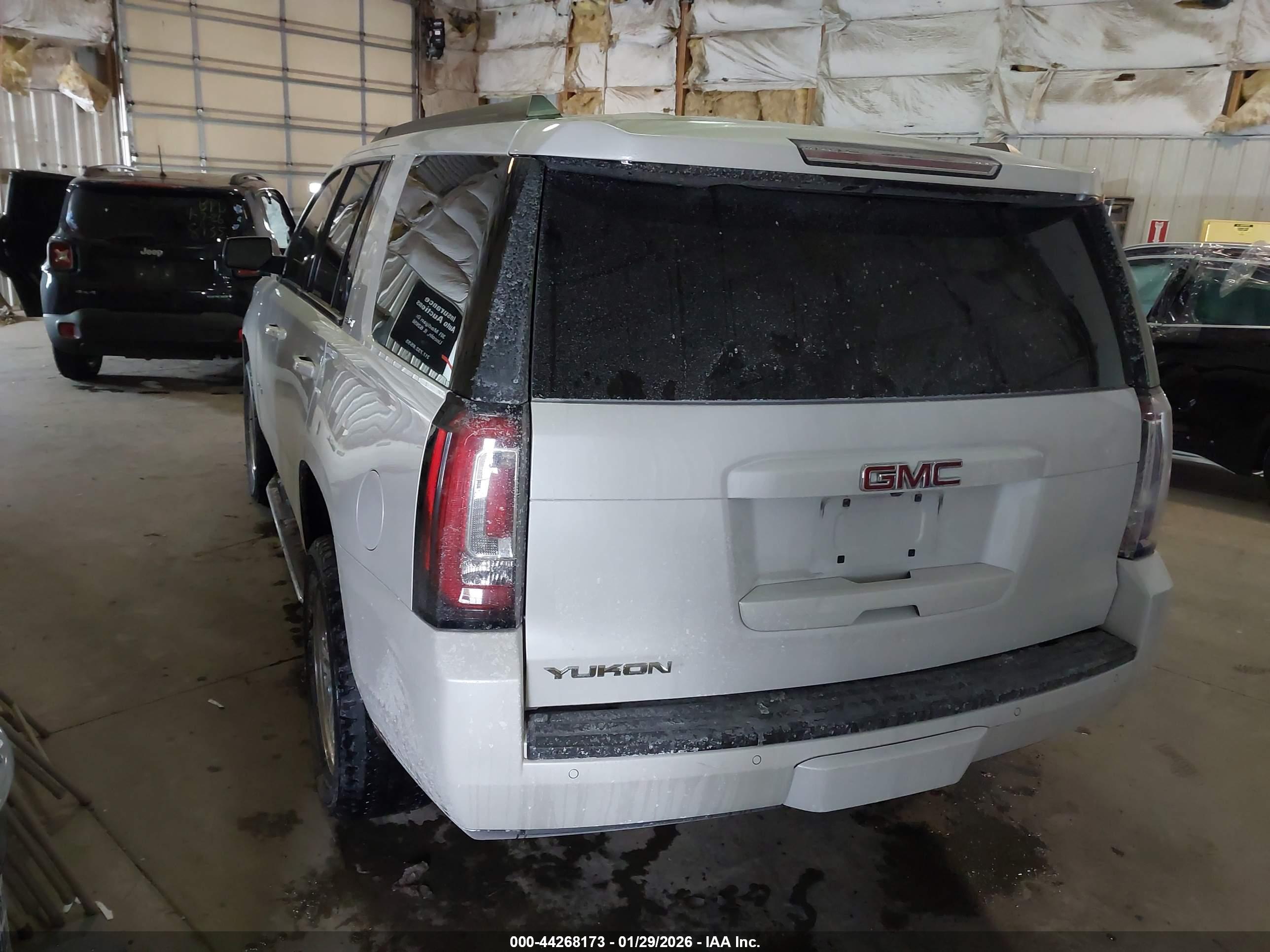 GMC YUKON image 3