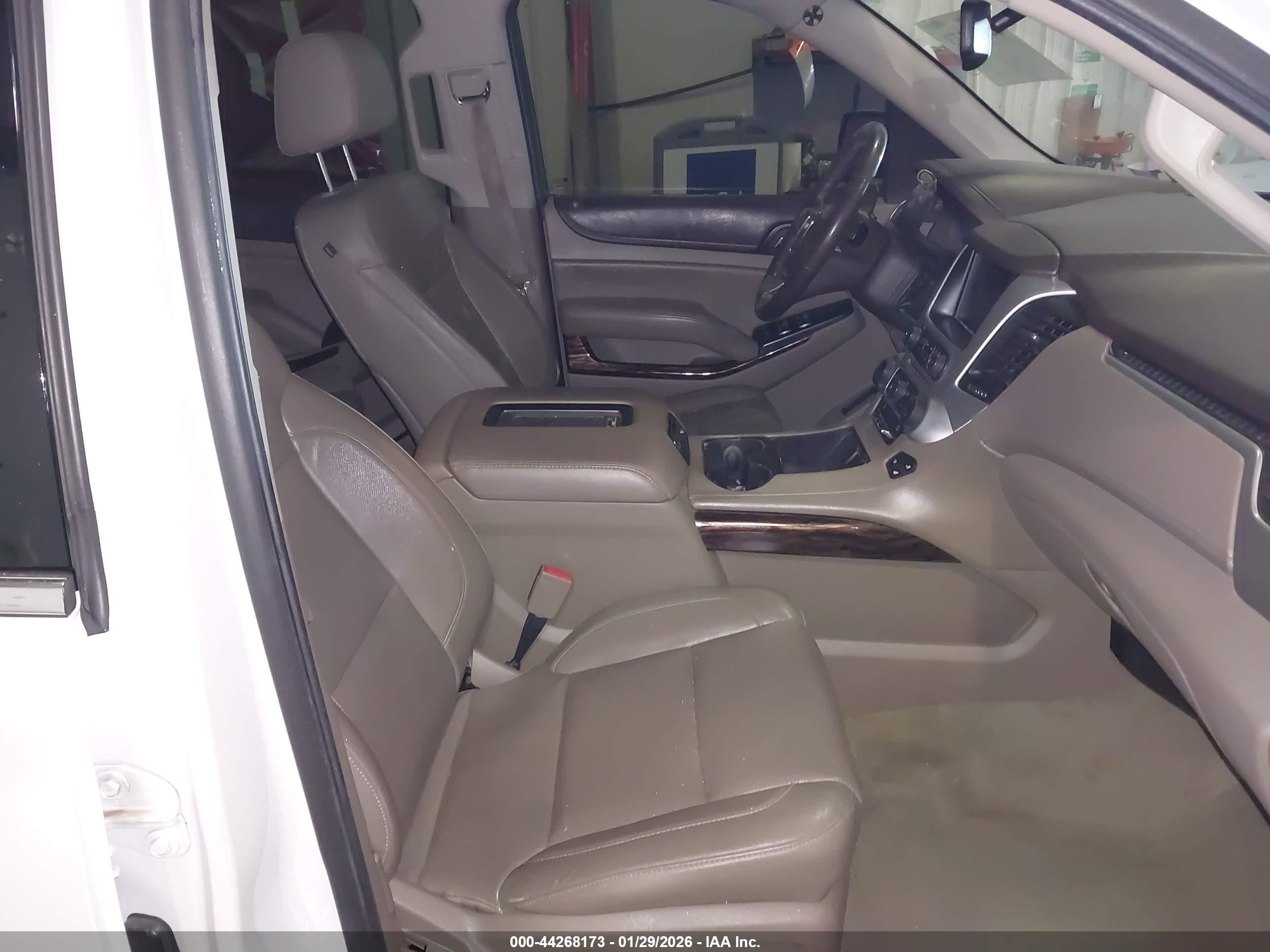 GMC YUKON image 5