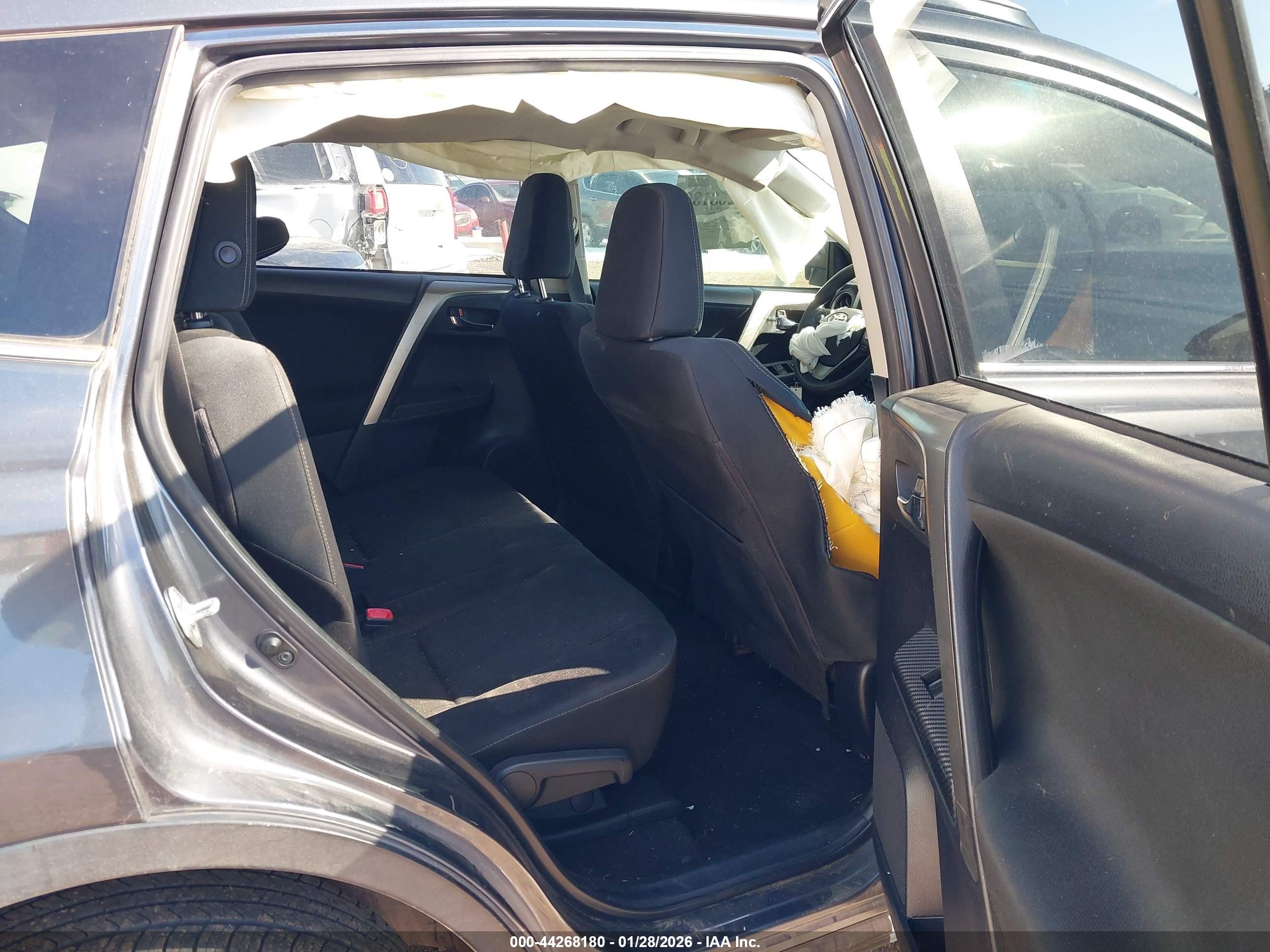 TOYOTA RAV4 image 8