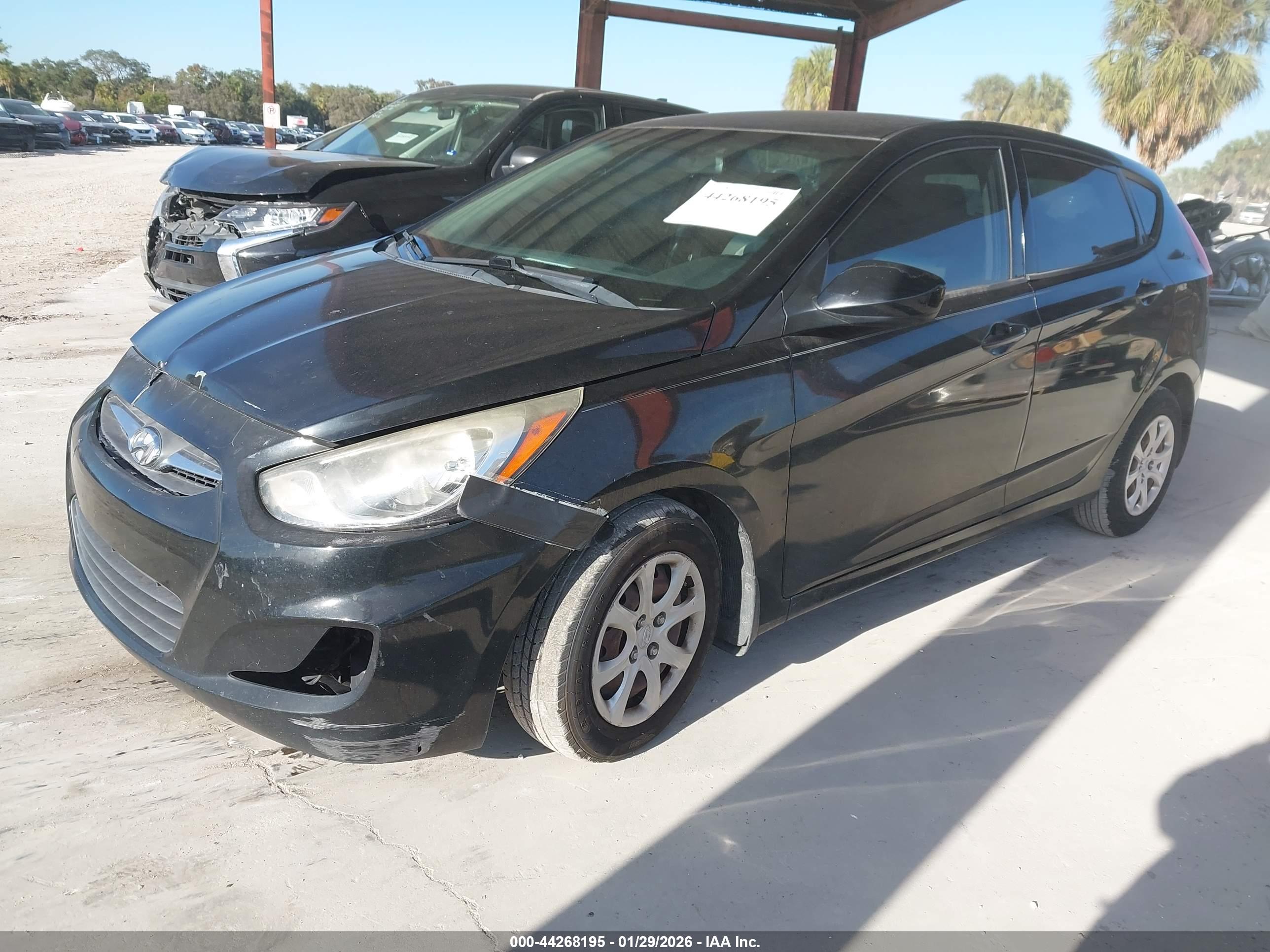 HYUNDAI ACCENT image 2