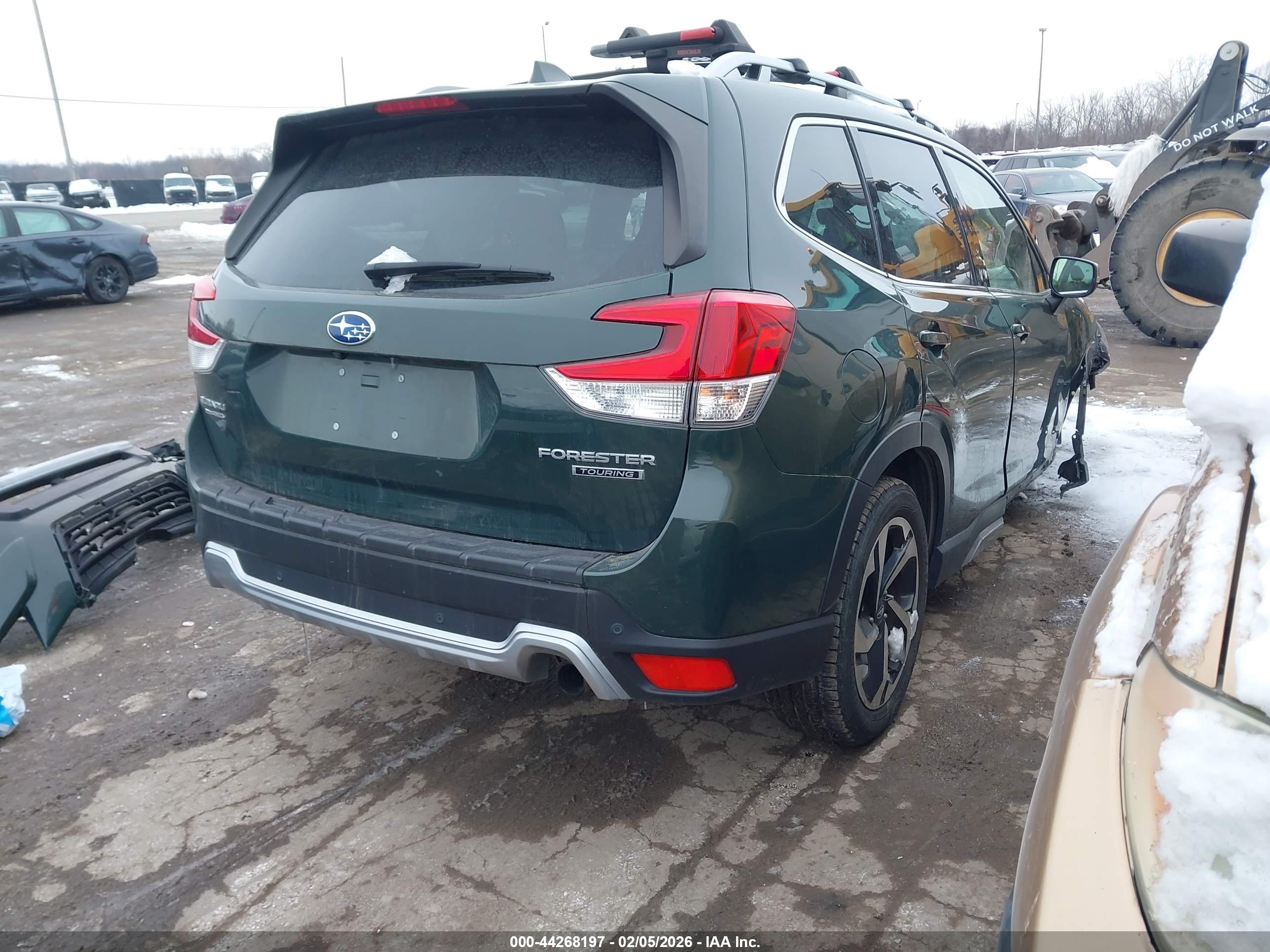 SUBARU FORESTER image 4