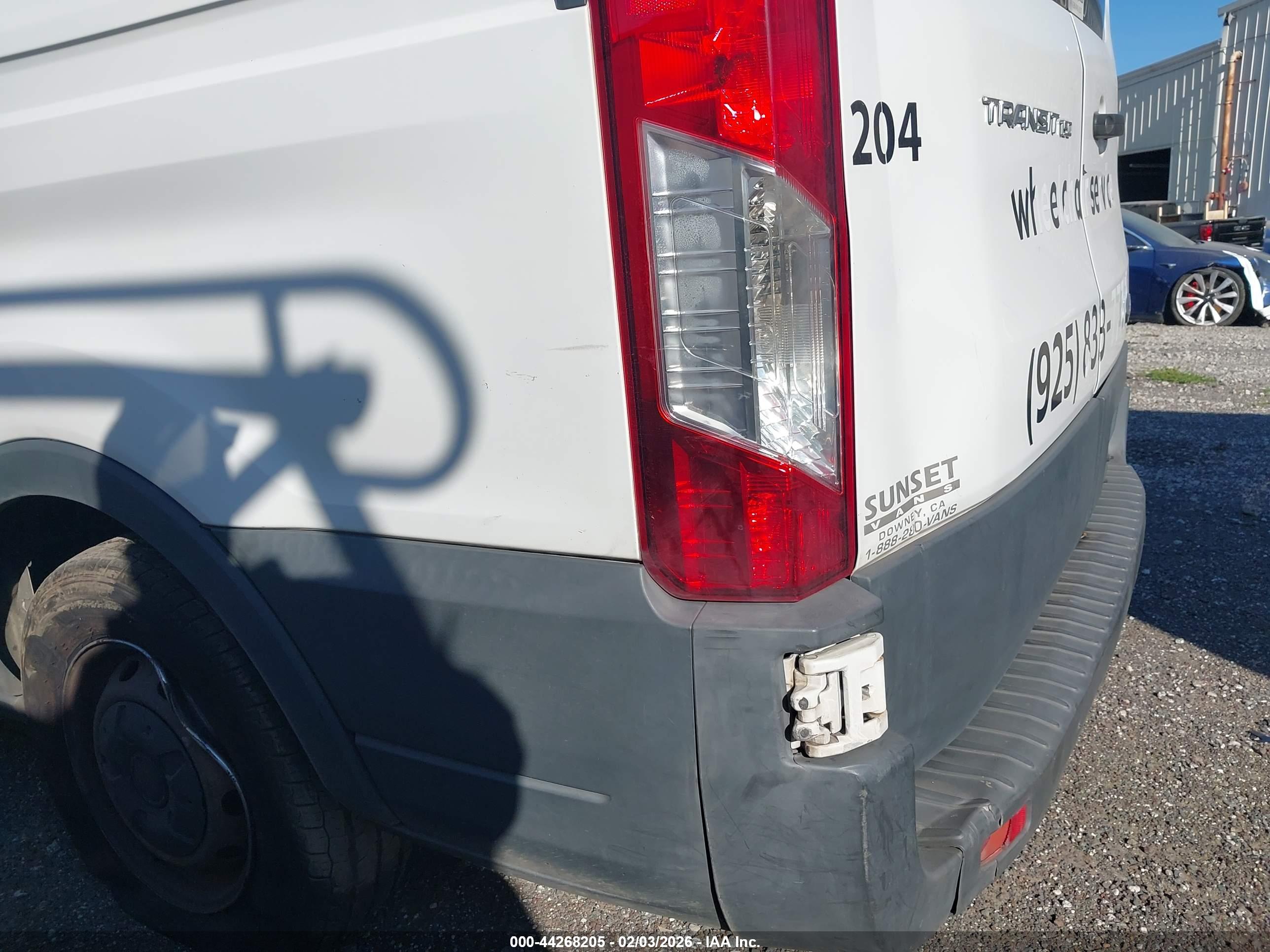 FORD TRANSIT-150 image 6