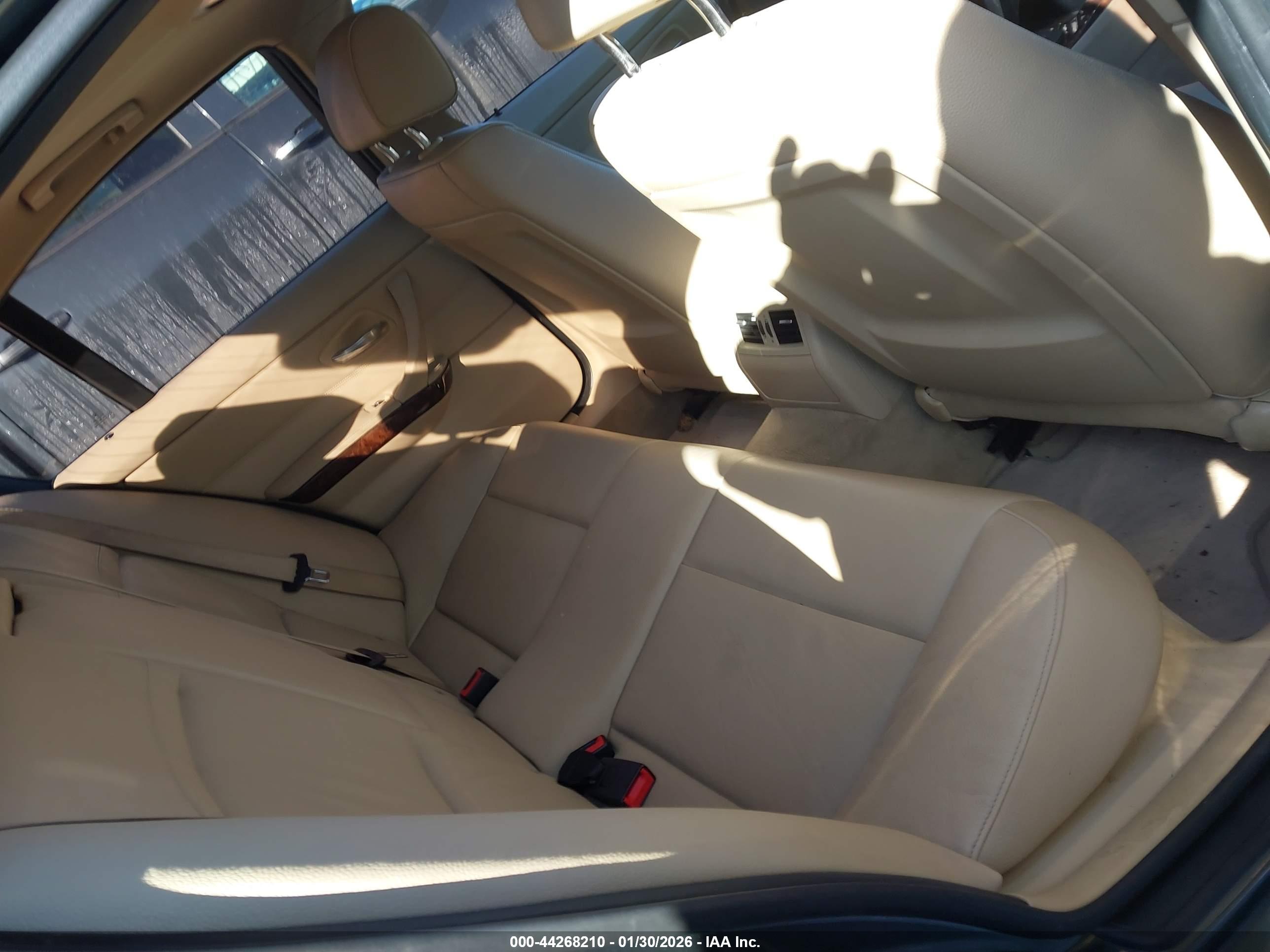 BMW 328I image 8