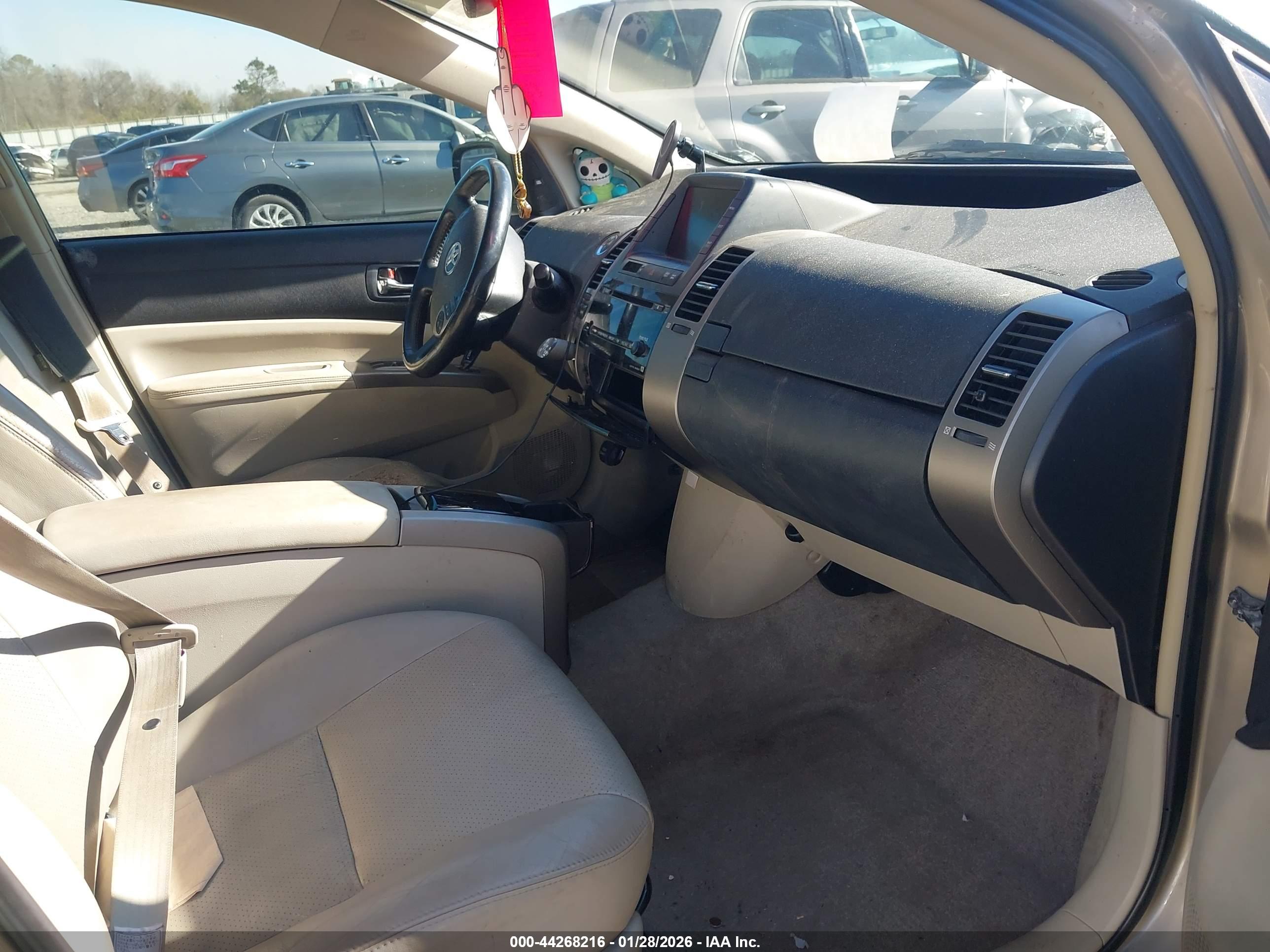 TOYOTA PRIUS image 5