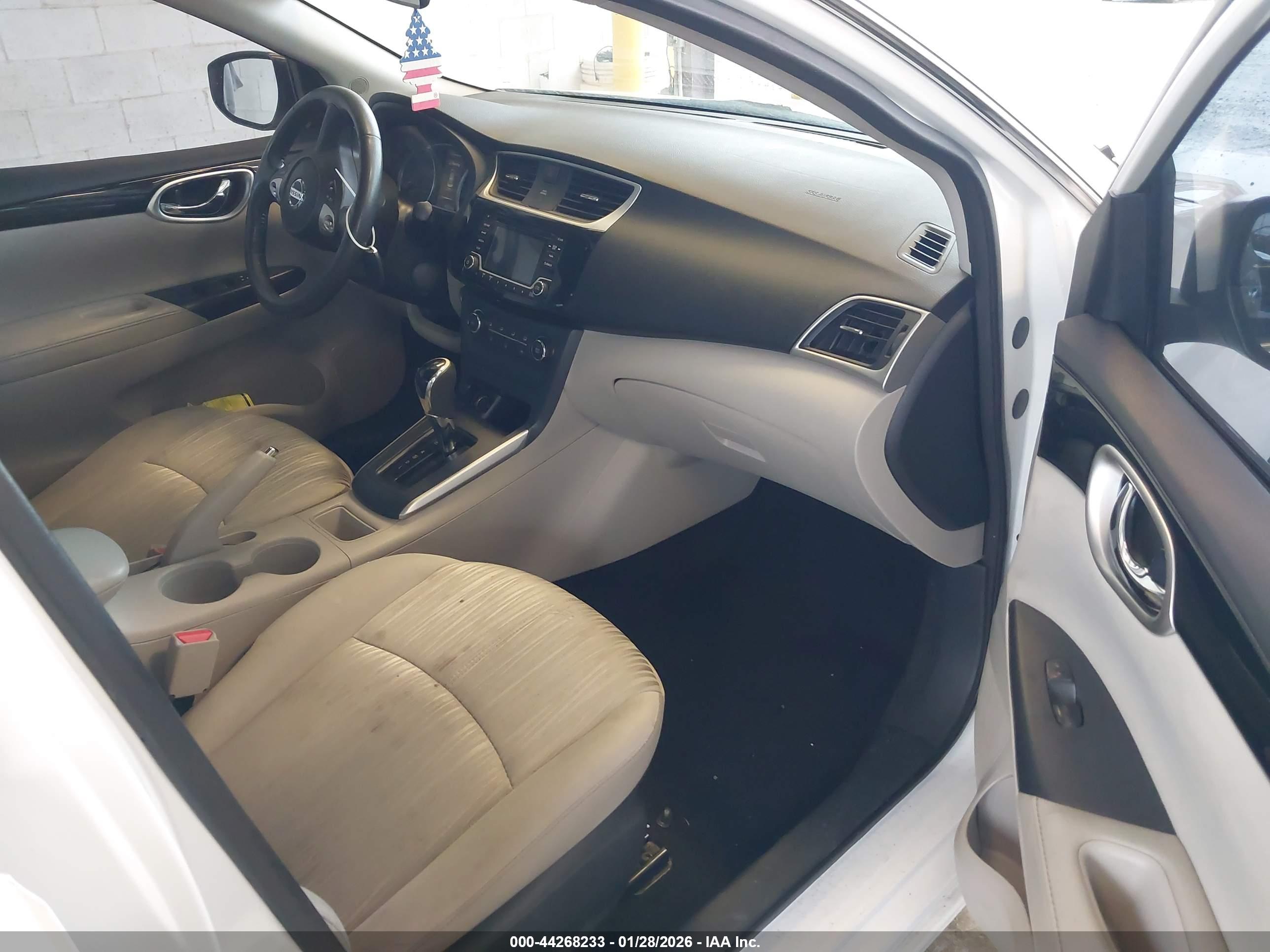NISSAN SENTRA image 5