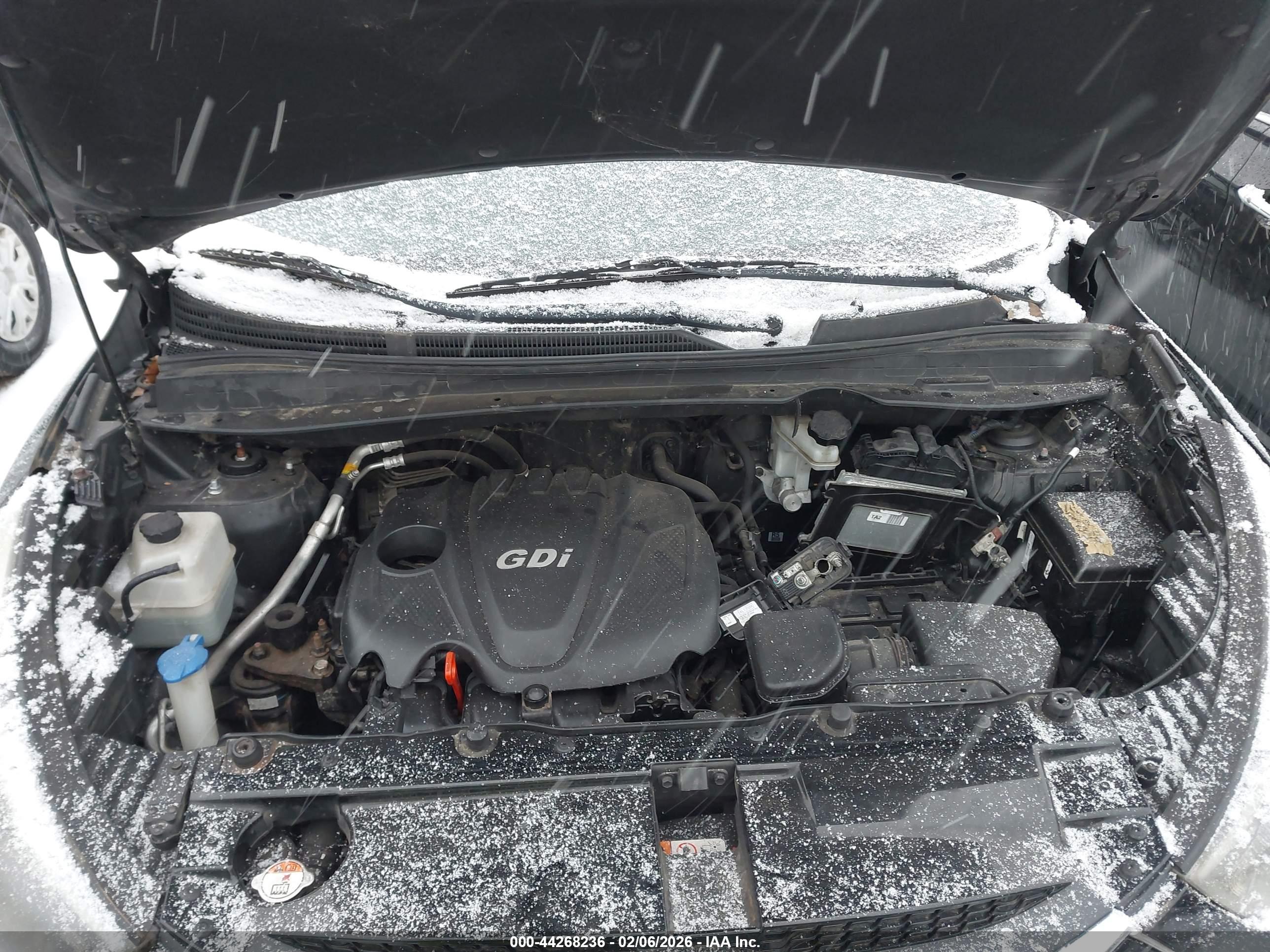 HYUNDAI TUCSON image 10