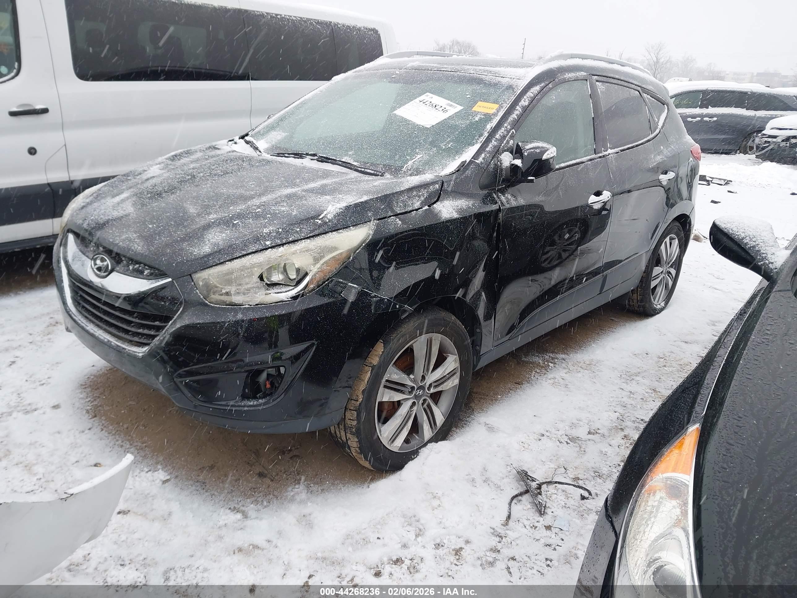 HYUNDAI TUCSON image 2