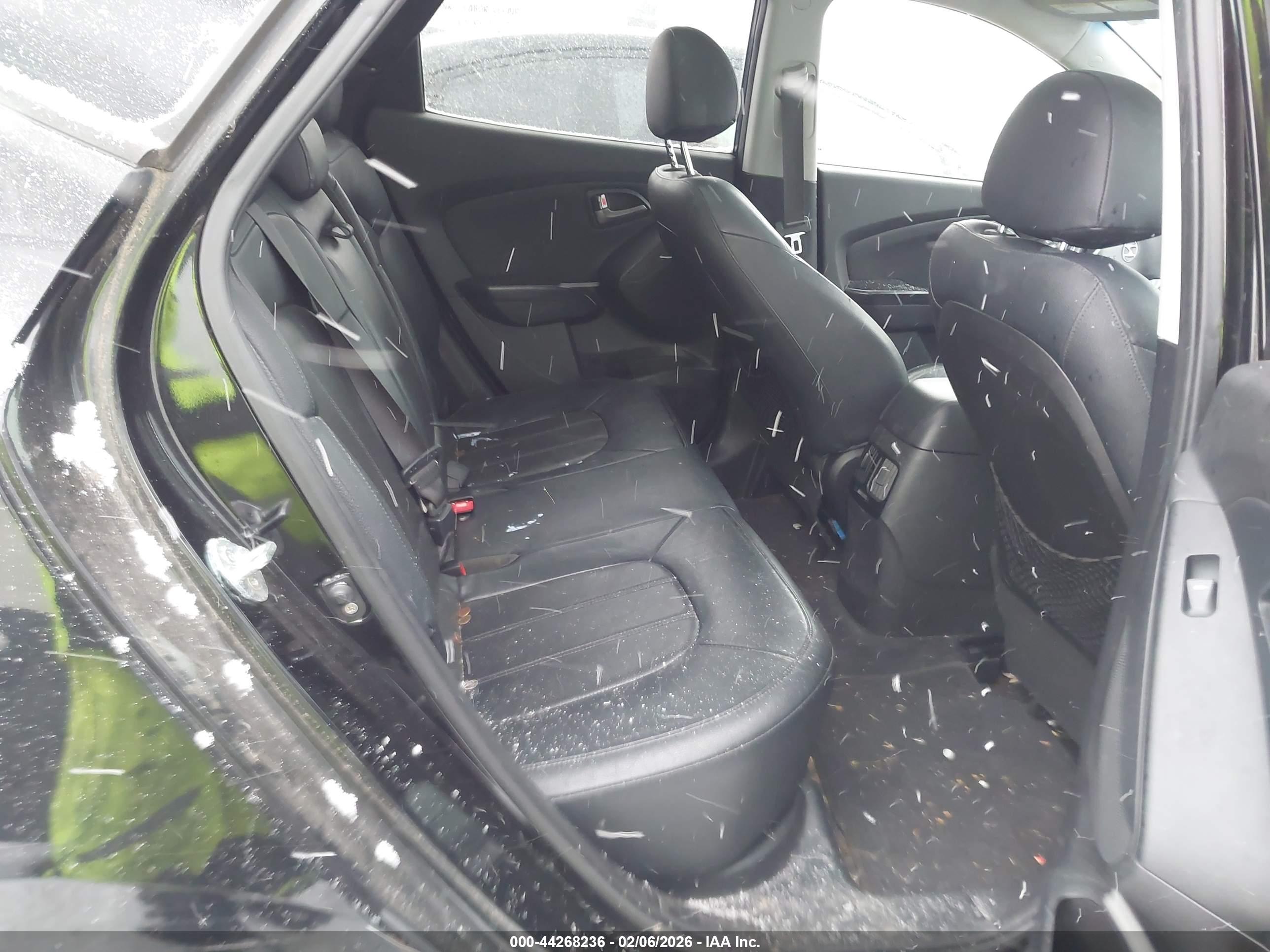 HYUNDAI TUCSON image 8