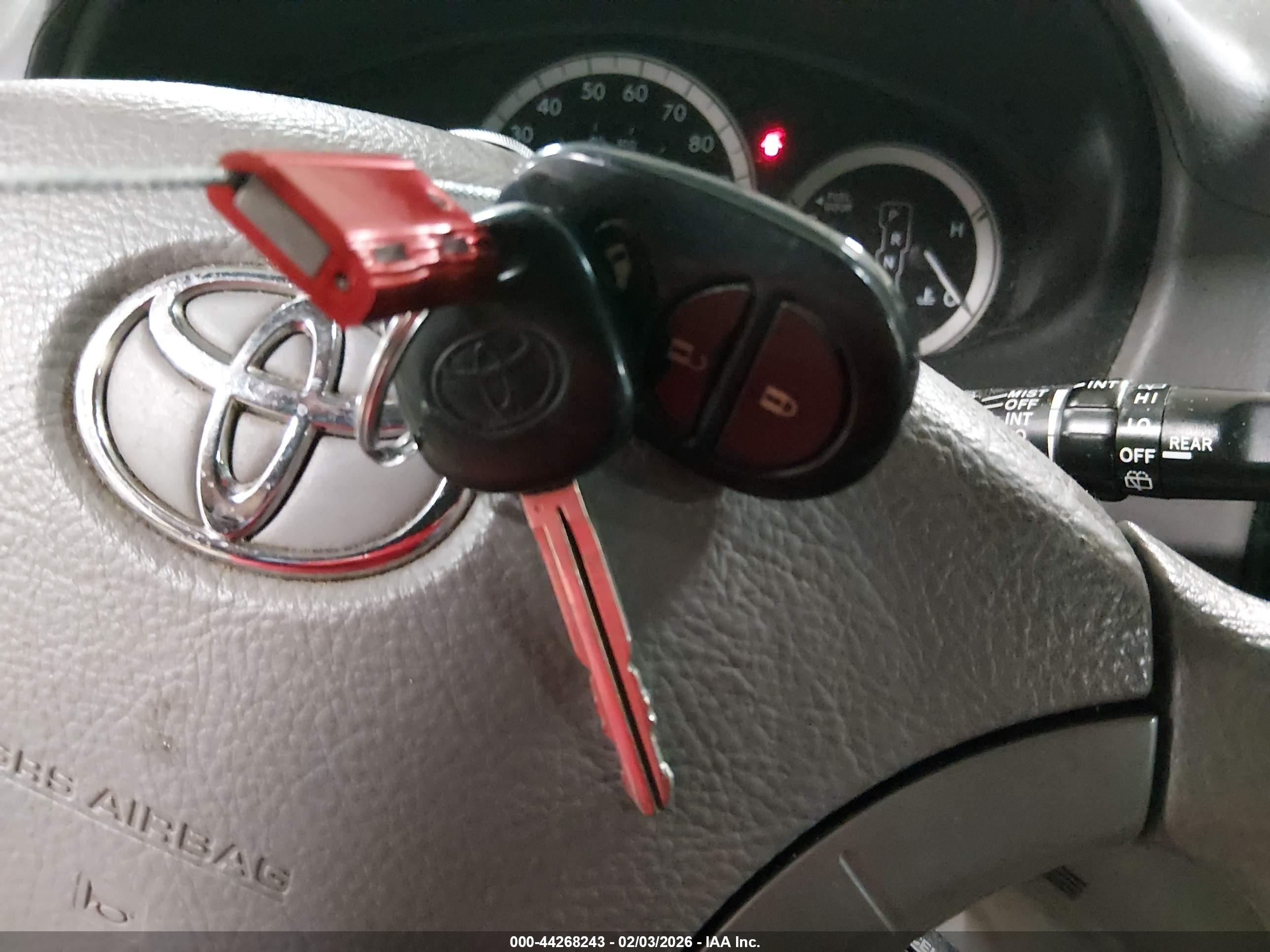 TOYOTA SIENNA image 11