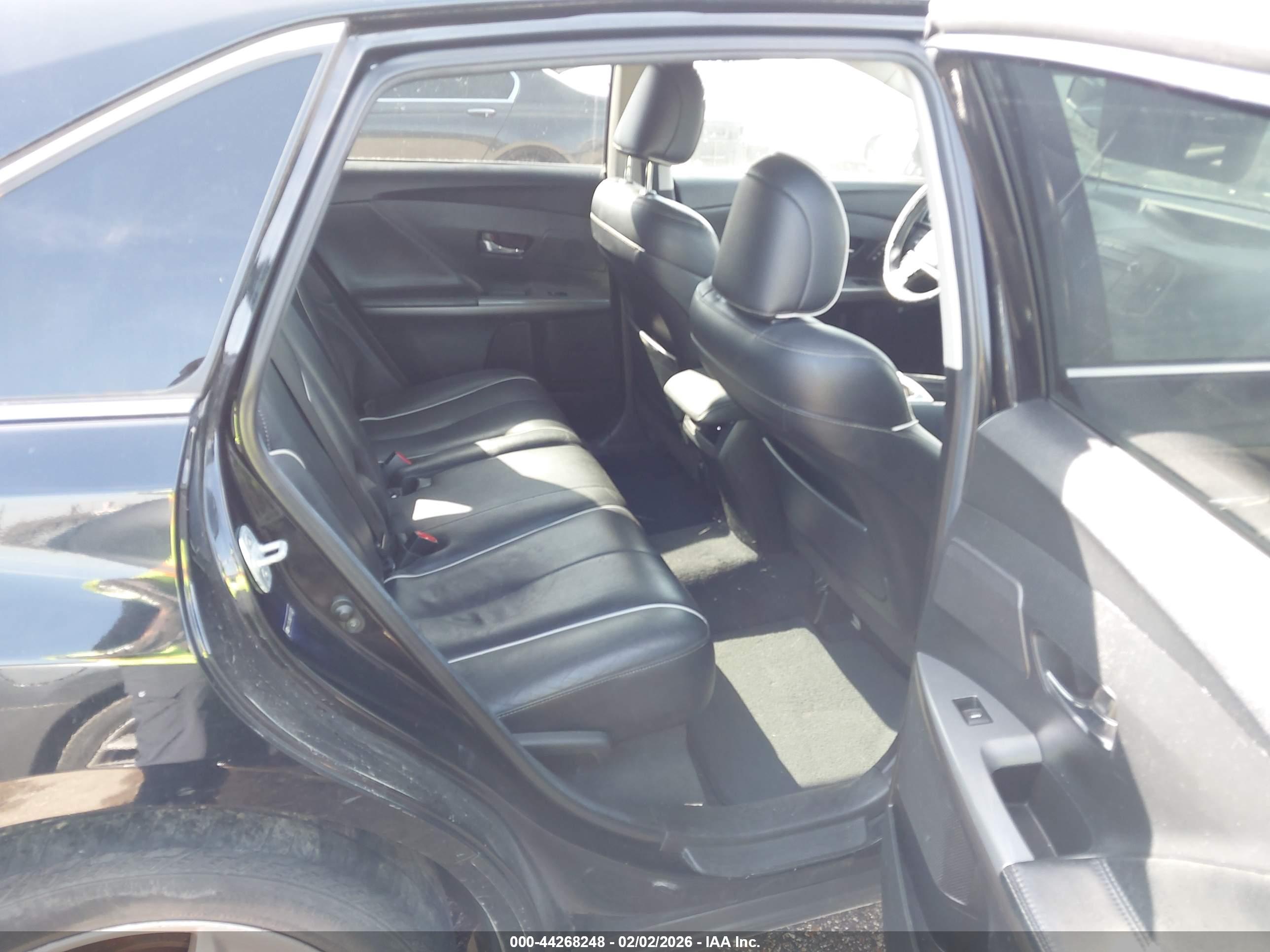 TOYOTA VENZA image 8