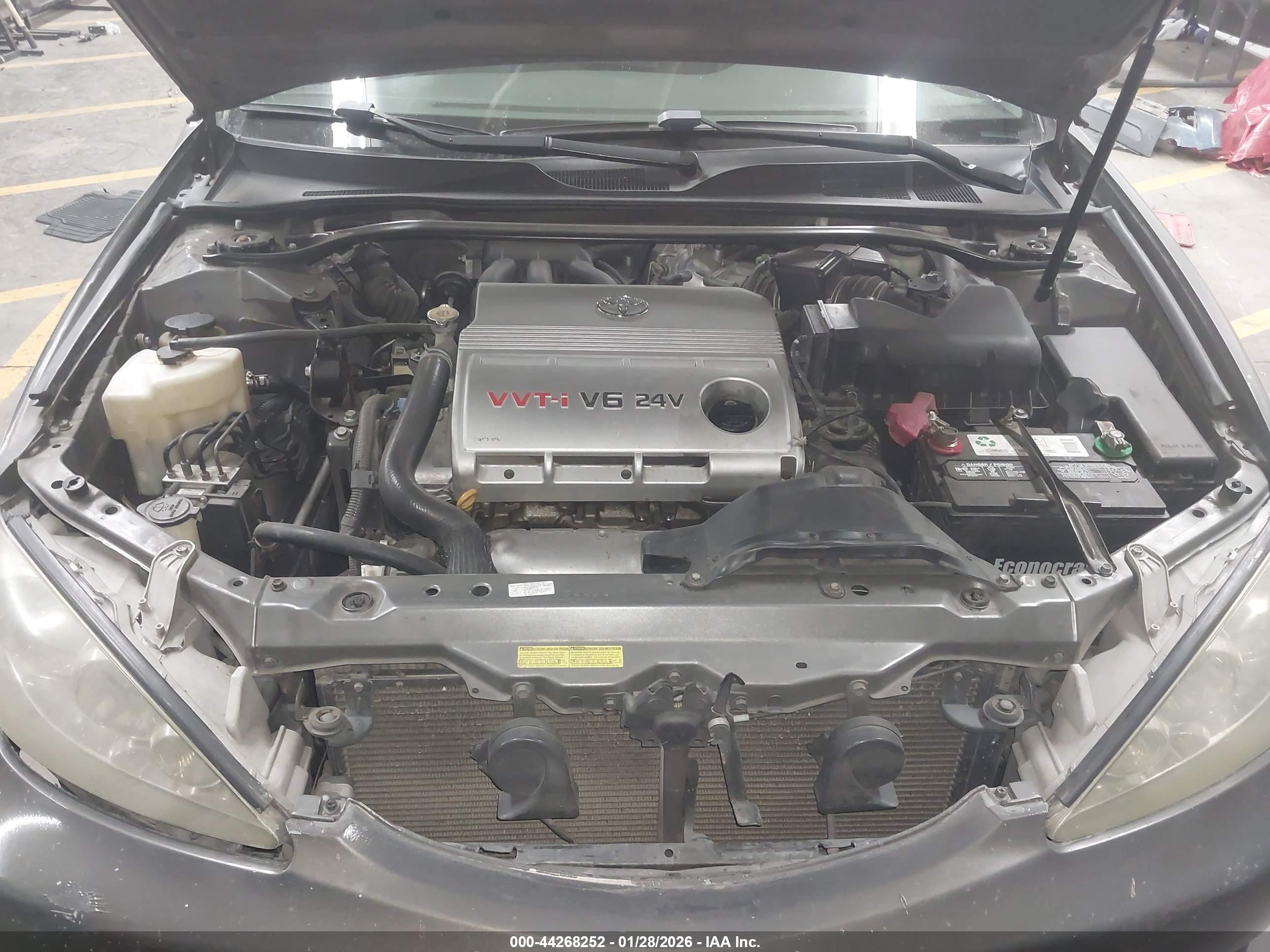 TOYOTA CAMRY image 10