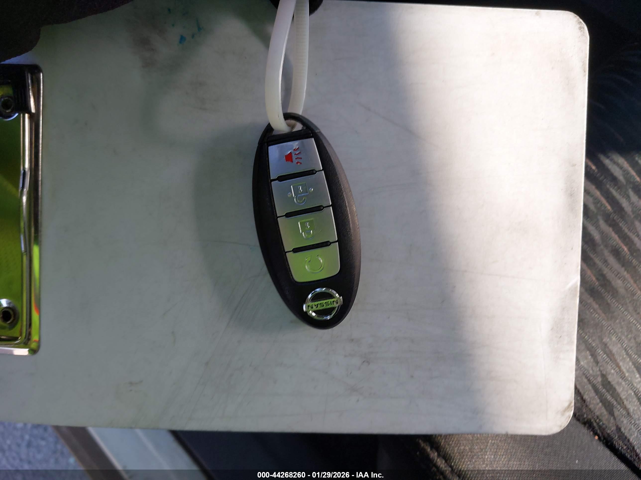 NISSAN ROGUE image 11