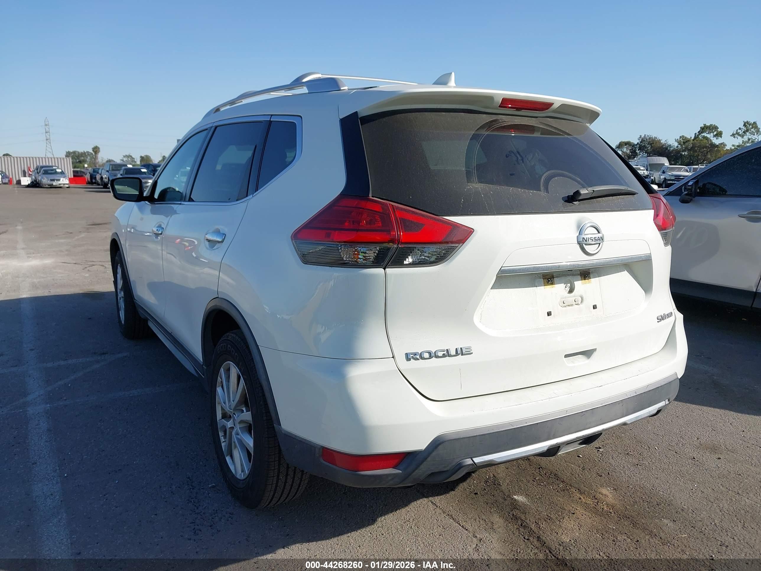 NISSAN ROGUE image 3