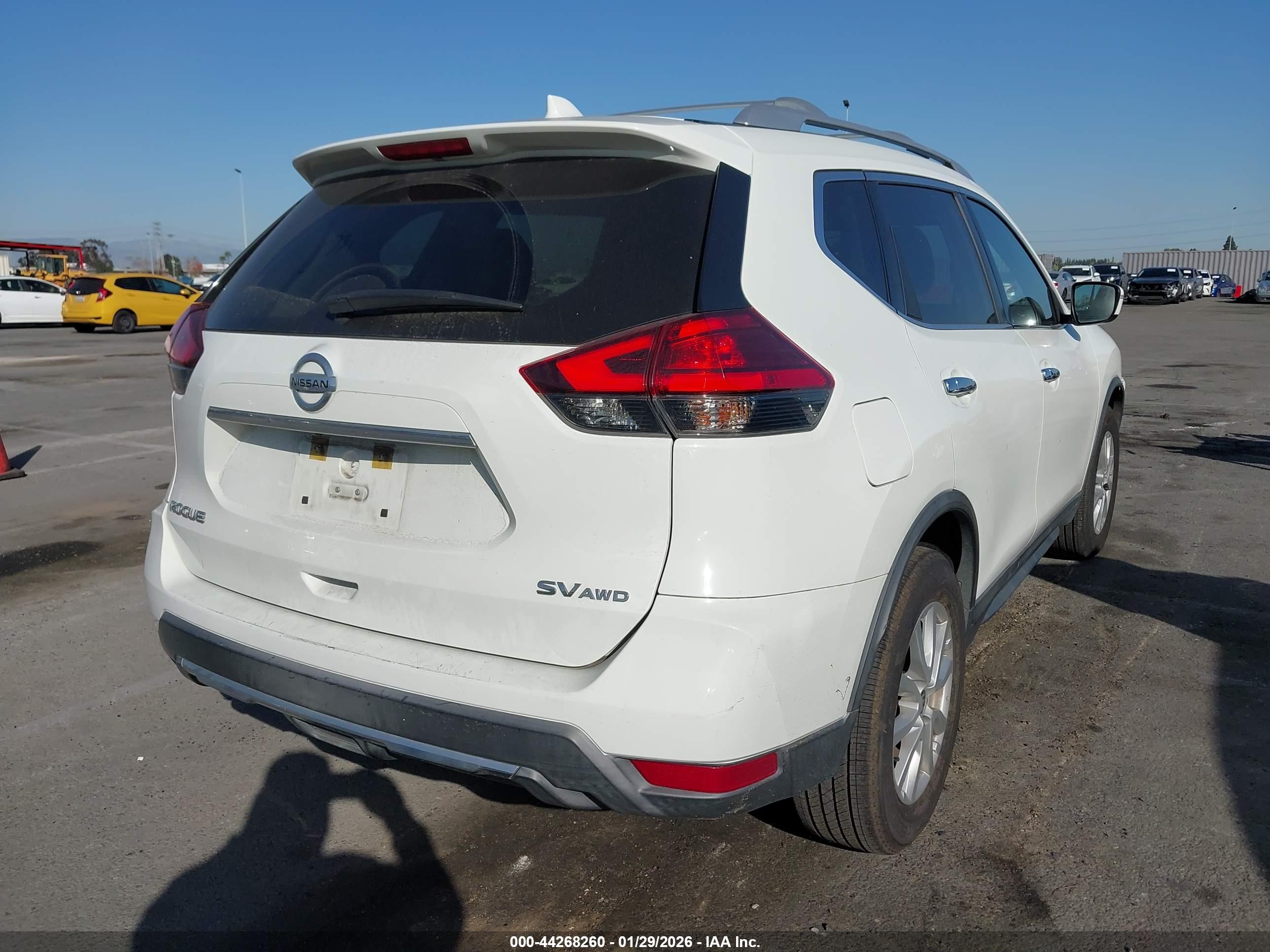 NISSAN ROGUE image 4