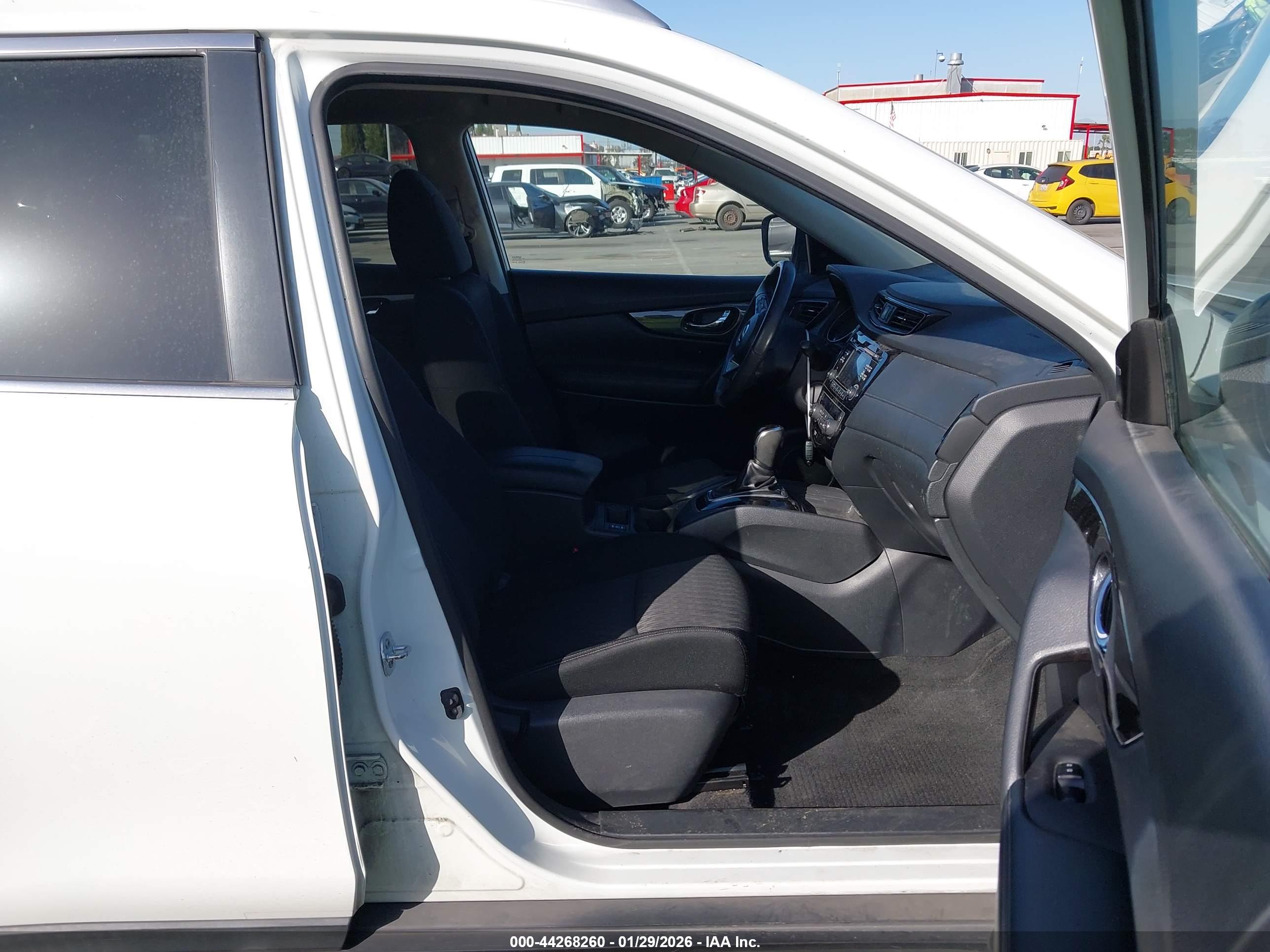 NISSAN ROGUE image 5