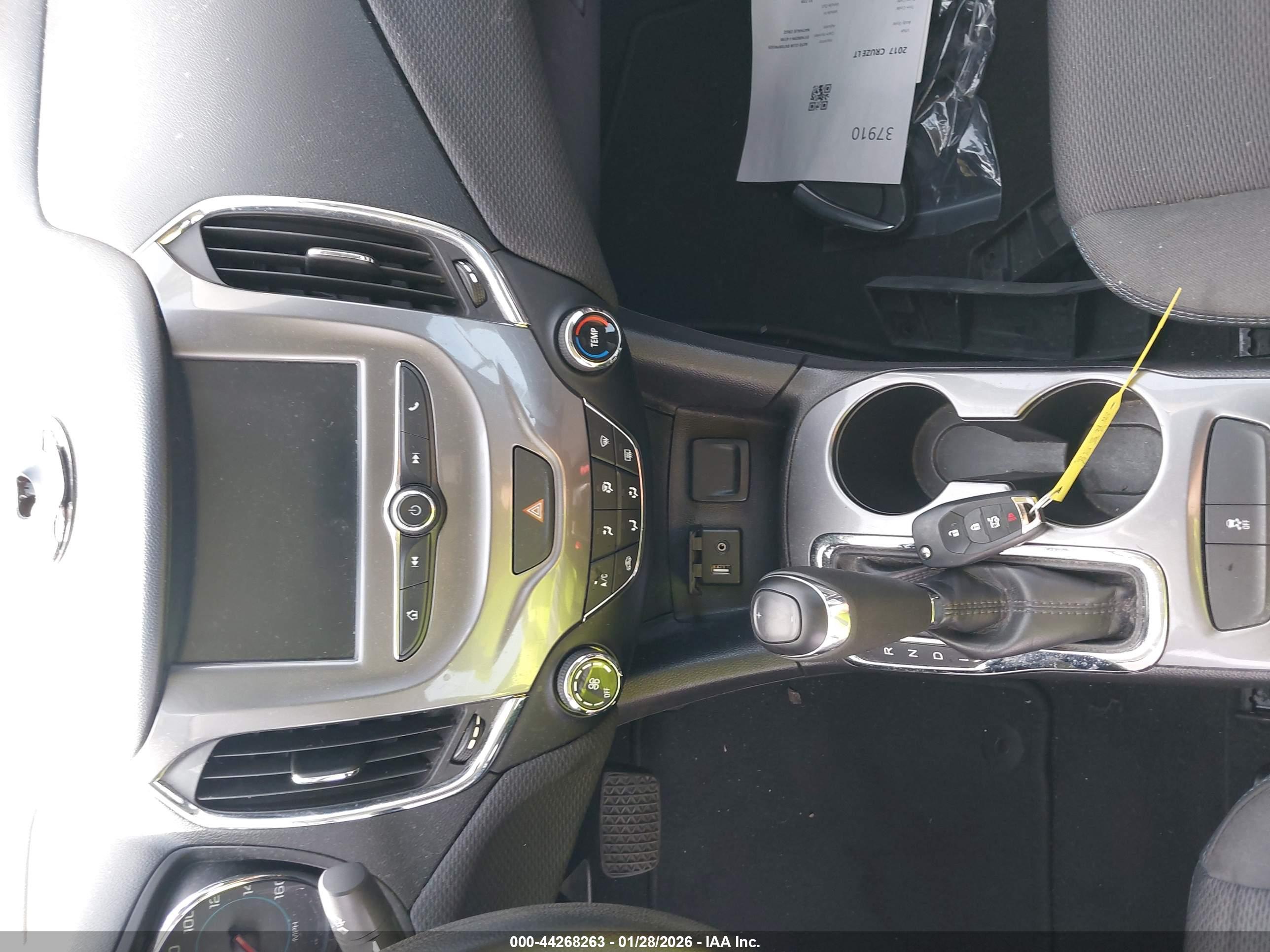 CHEVROLET CRUZE image 11