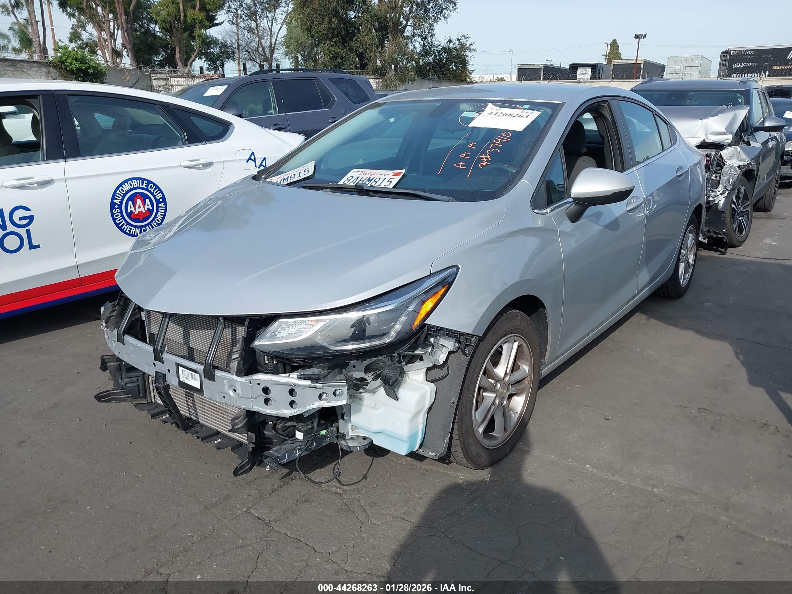 CHEVROLET CRUZE image 2