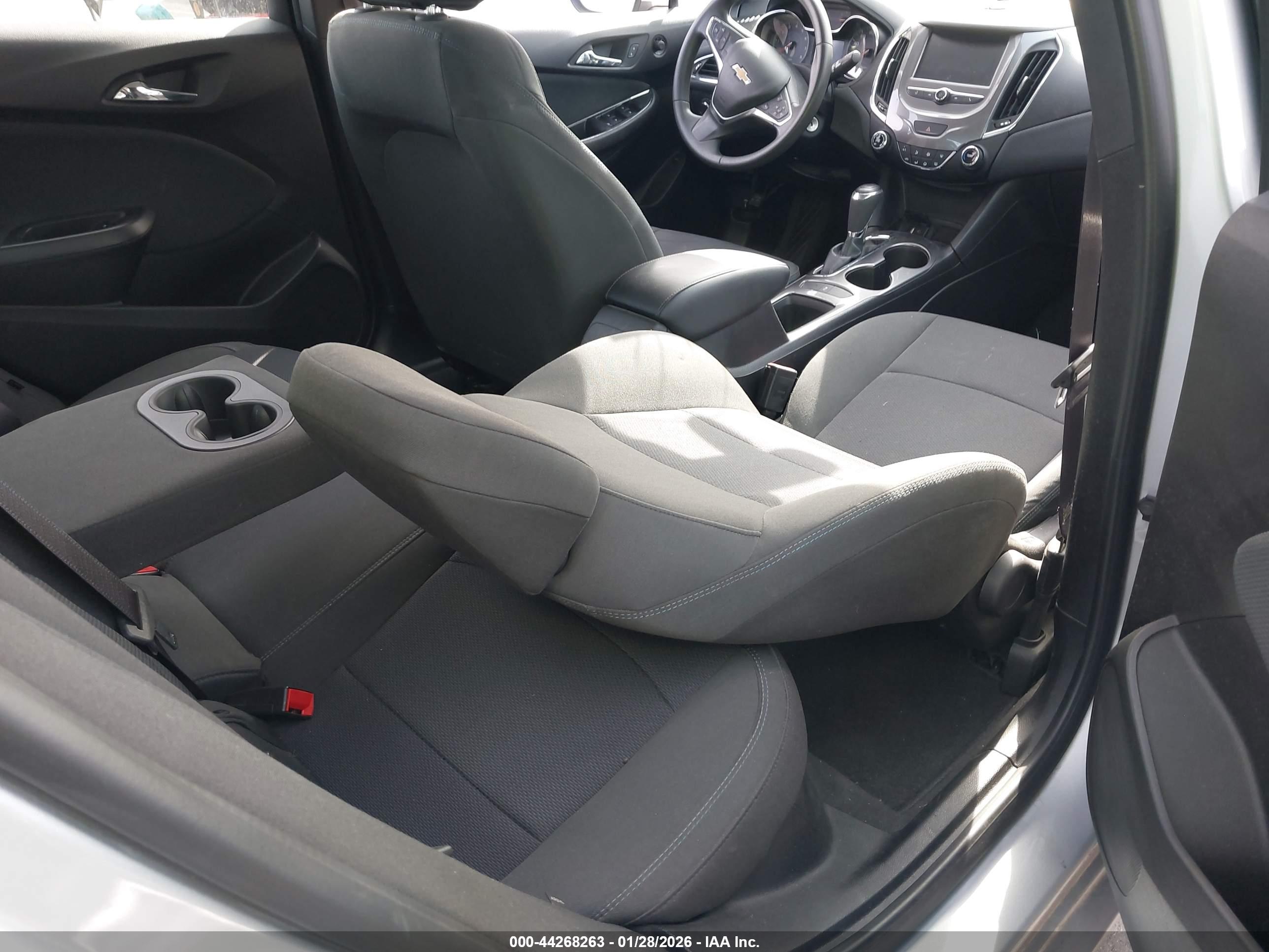 CHEVROLET CRUZE image 8
