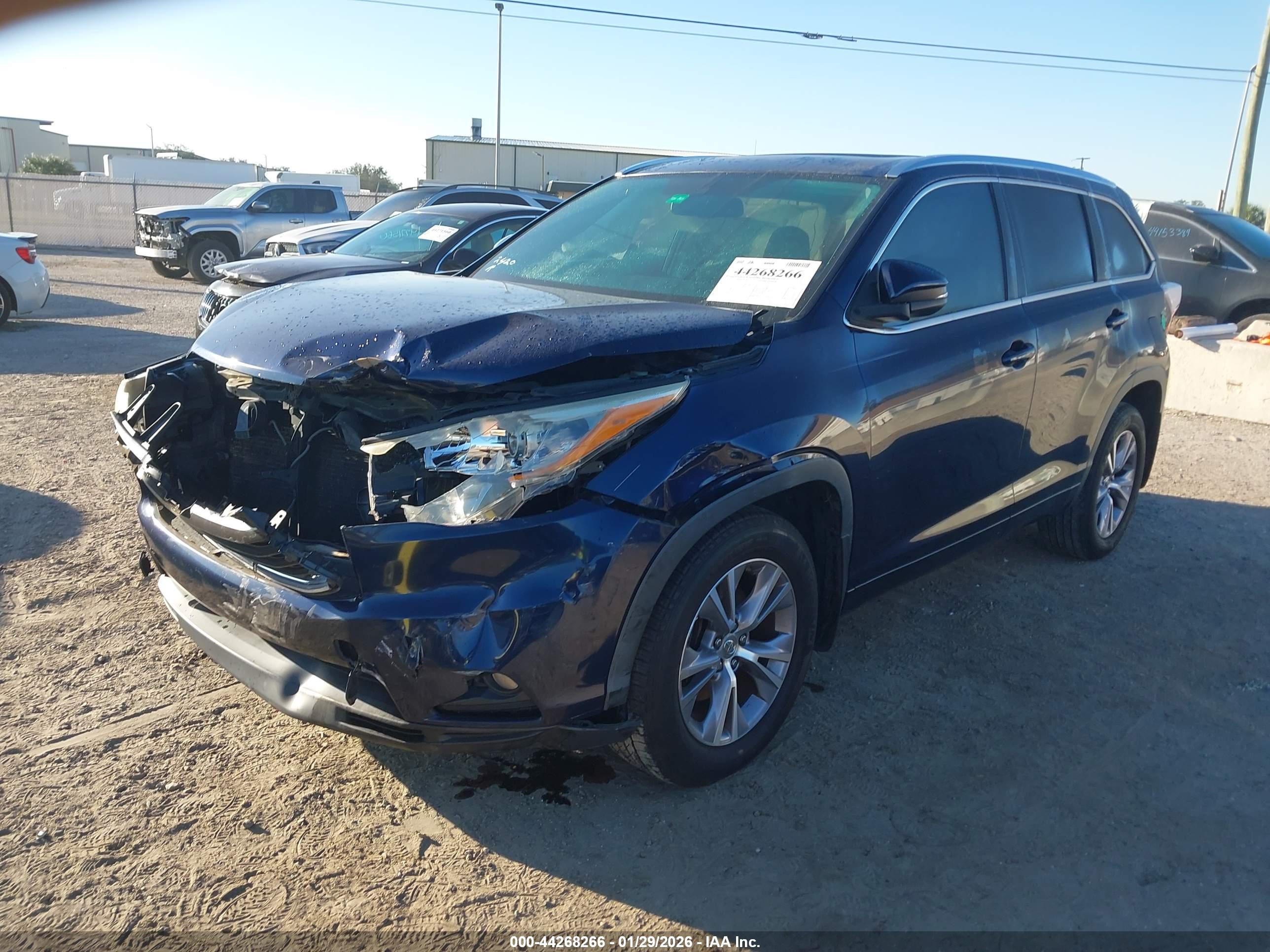 TOYOTA HIGHLANDER image 2