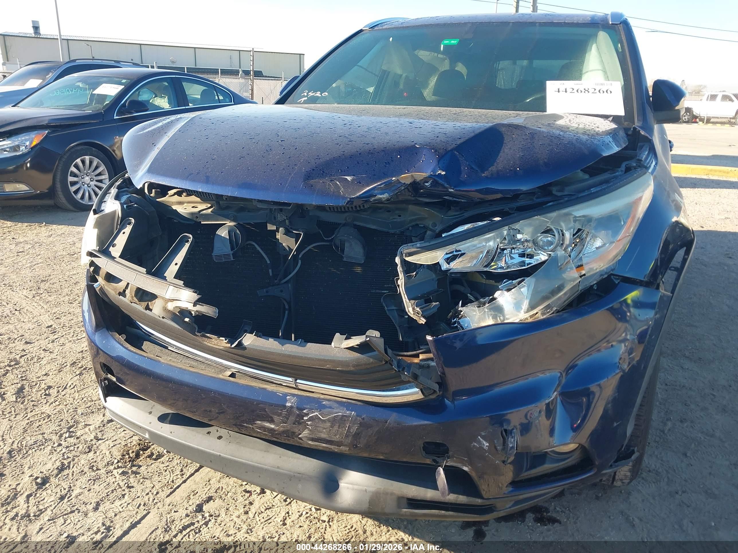 TOYOTA HIGHLANDER image 6