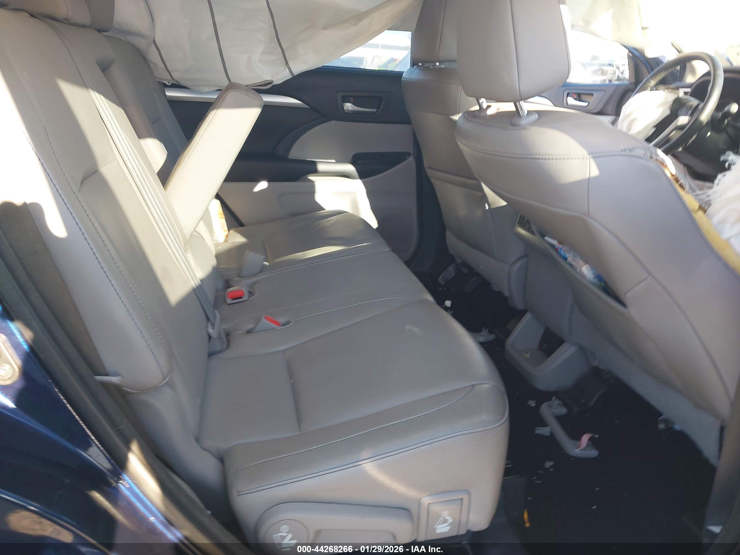 TOYOTA HIGHLANDER image 8