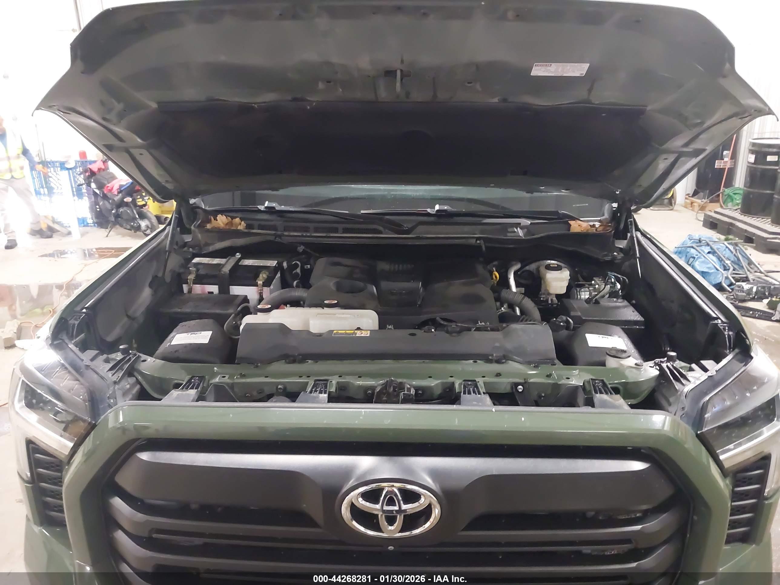 TOYOTA TUNDRA image 10