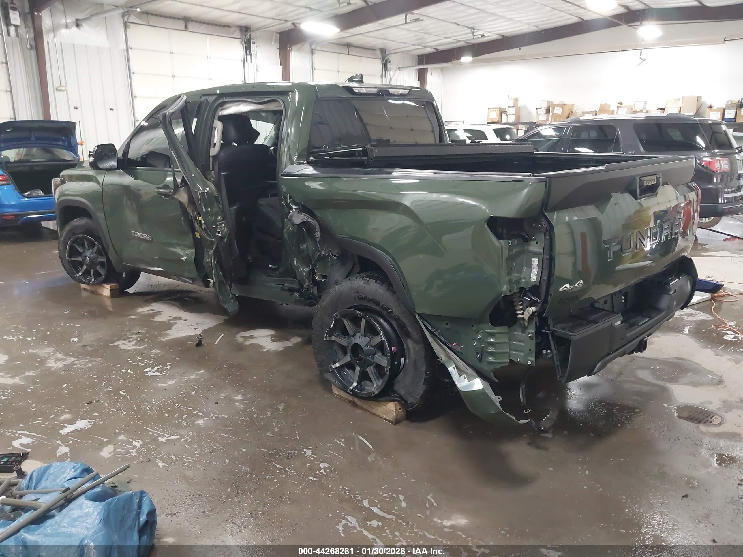 TOYOTA TUNDRA image 3