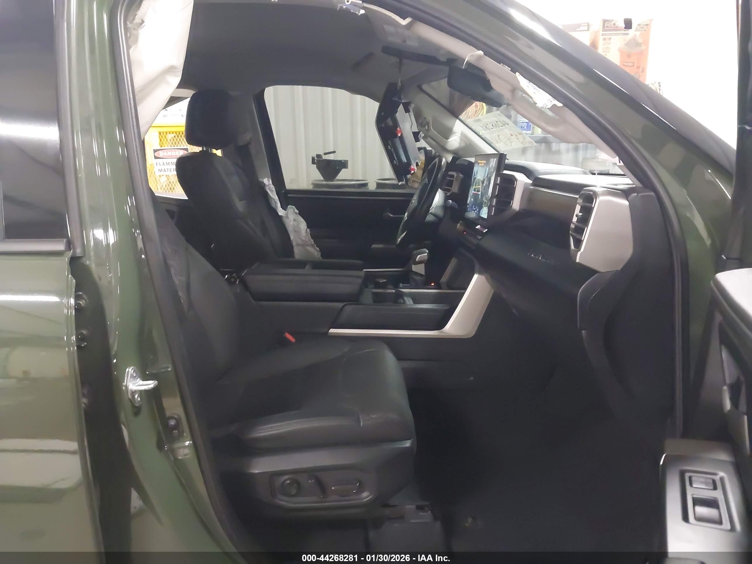 TOYOTA TUNDRA image 5